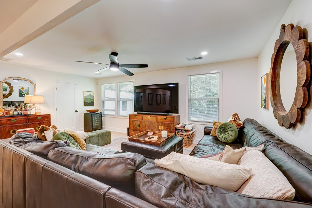 Ellijay, Georgia, 30536, United States, 4 Bedrooms Bedrooms, ,2 BathroomsBathrooms,Residential,For Sale,2015315