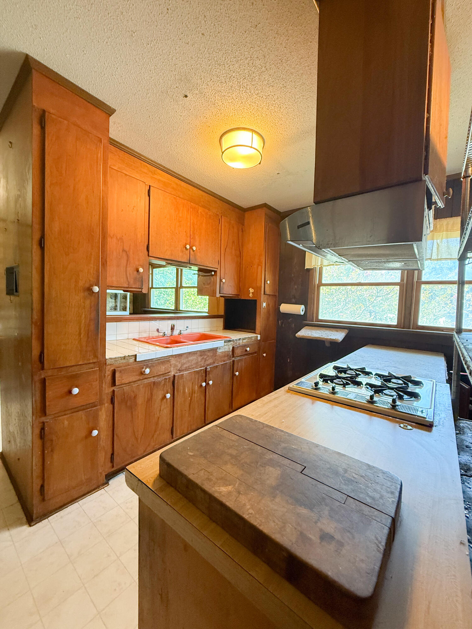 Folly Beach, South Carolina, 29439, United States, 4 Bedrooms Bedrooms, ,3 BathroomsBathrooms,Residential,For Sale,2005722