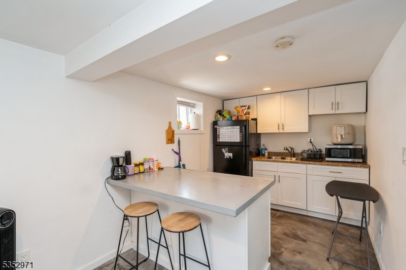 Ridgefield Boro, New Jersey, 07657, United States, 3 Bedrooms Bedrooms, ,2 BathroomsBathrooms,Residential,For Sale,1907428