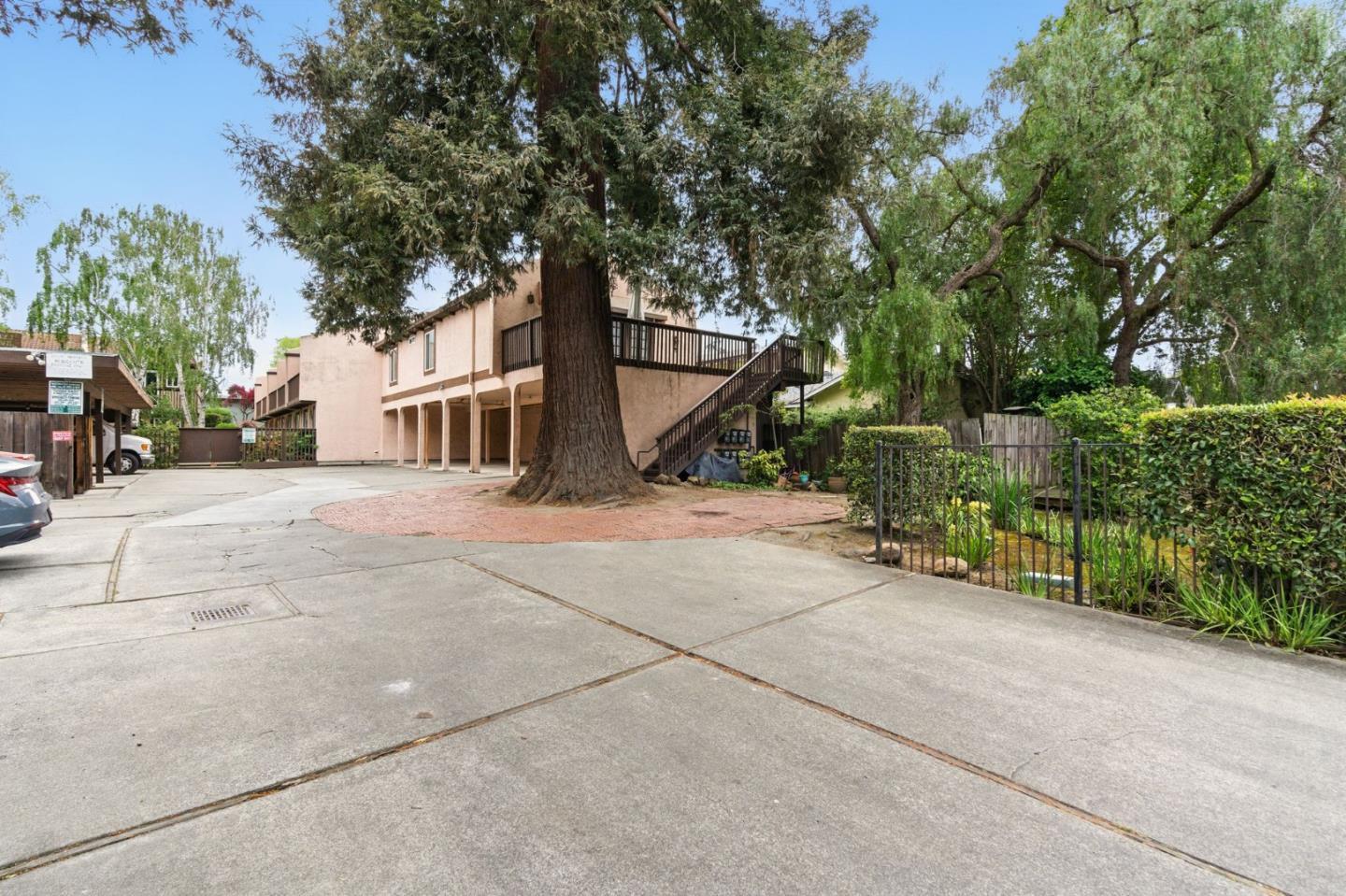 Redwood City, California, 94061, United States, 2 Bedrooms Bedrooms, ,2 BathroomsBathrooms,Residential,For Sale,1939349