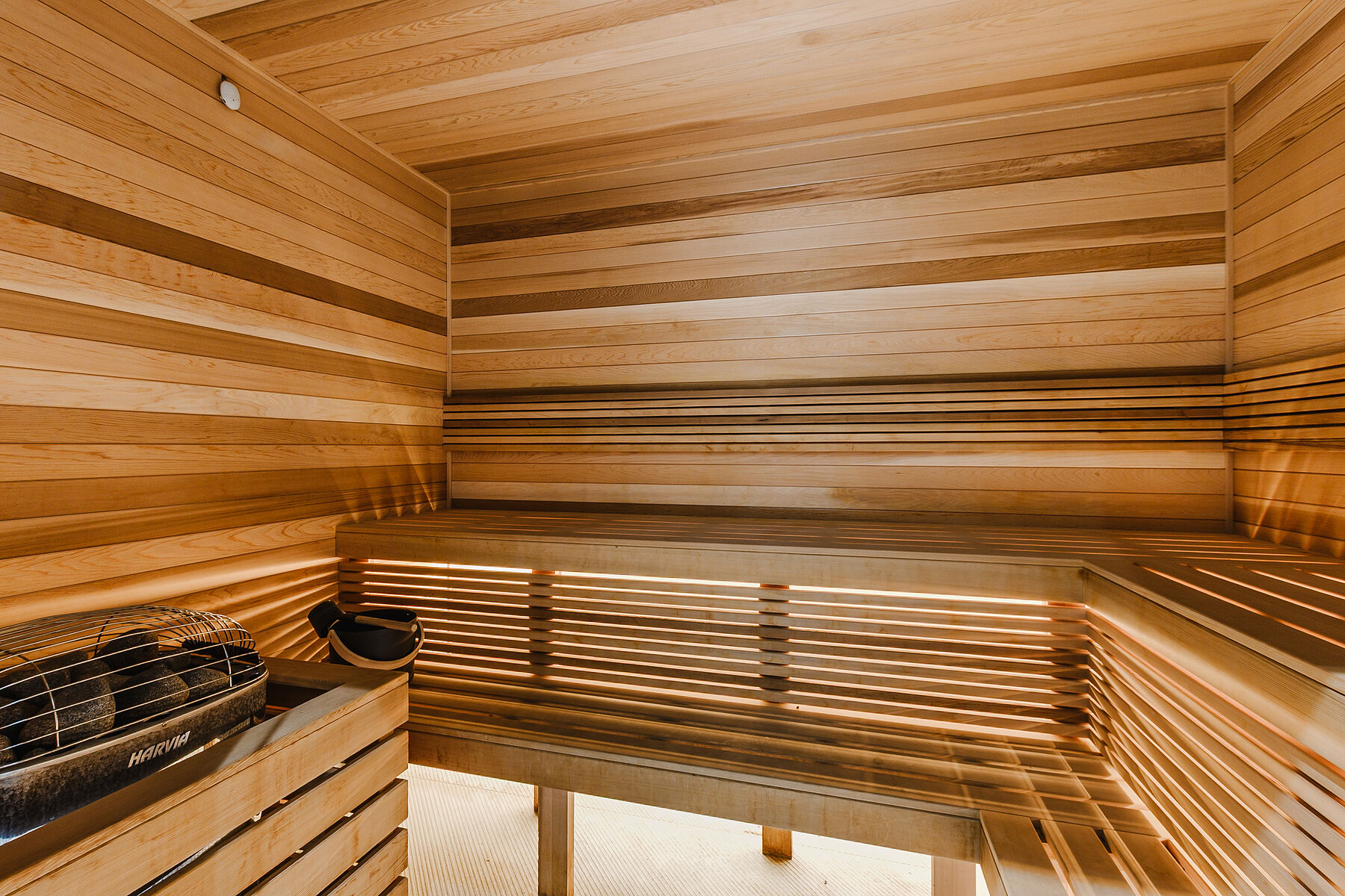  Stunning Custom Condo - 物件實景