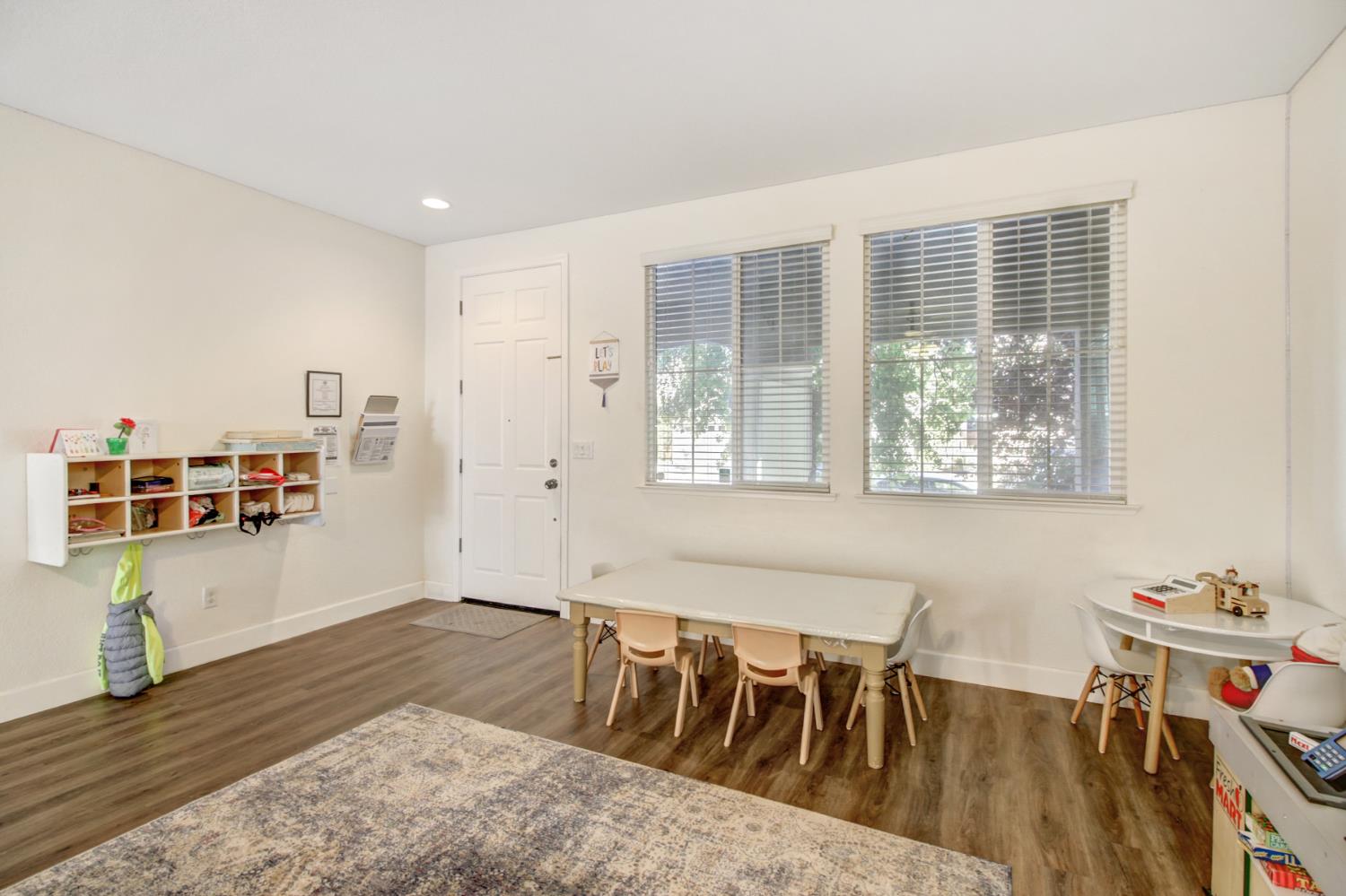 Lincoln, California, 95648, United States, 4 Bedrooms Bedrooms, ,3 BathroomsBathrooms,Residential,For Sale,1991044