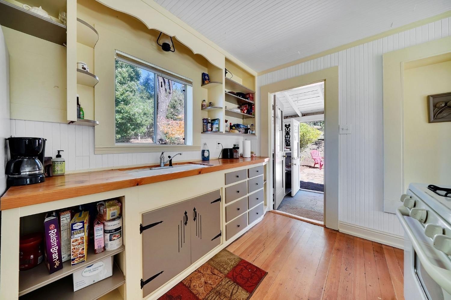 Mokelumne Hill, California, 95245, United States, 5 Bedrooms Bedrooms, ,3 BathroomsBathrooms,Residential,For Sale,1914362