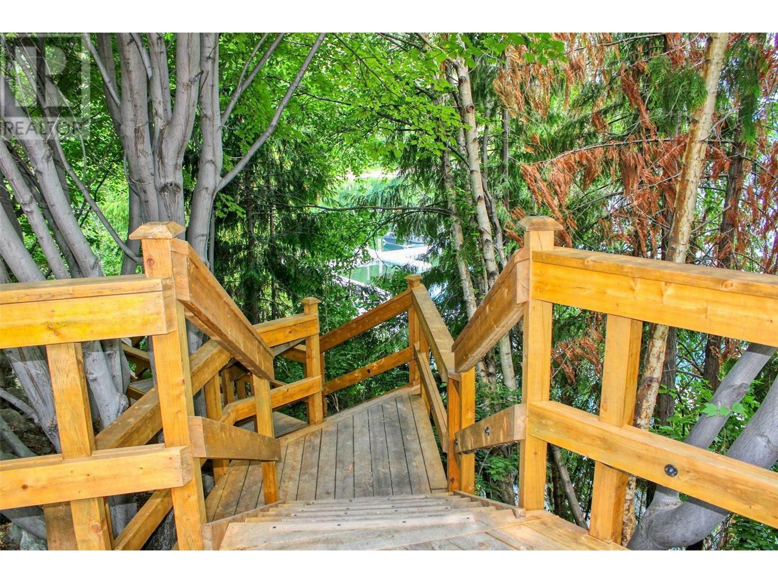 KELOWNA, British Columbia, V1Z 3R8, CA, 3 Bedrooms Bedrooms, ,2 BathroomsBathrooms,Residential,For Sale,1836917