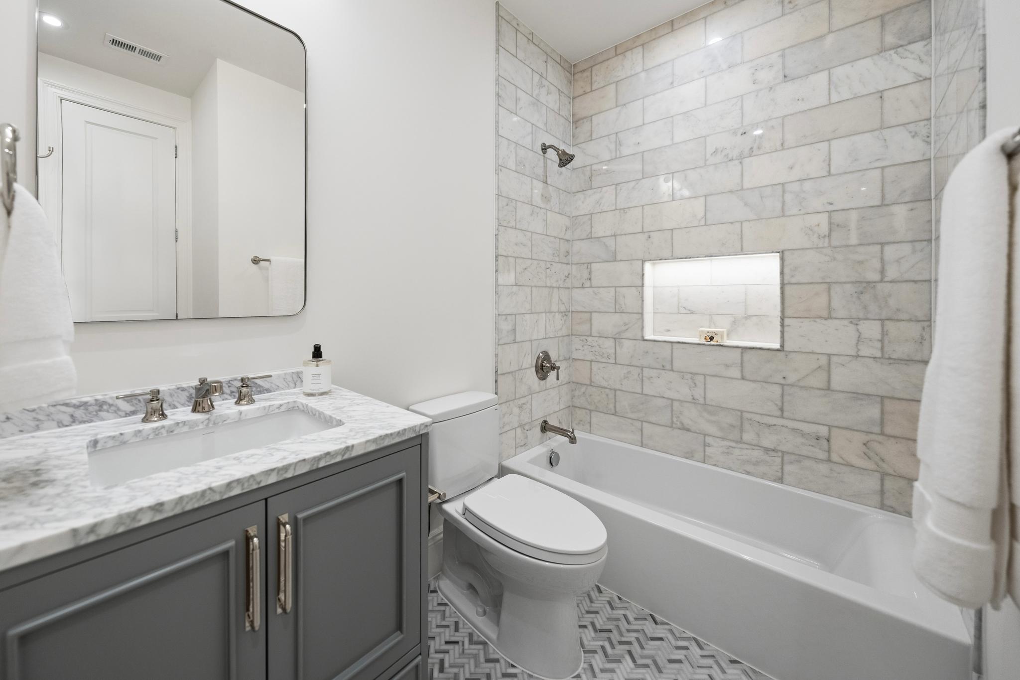  1716 Swann Street NW, Washington, DC, 20009 - 物件實景