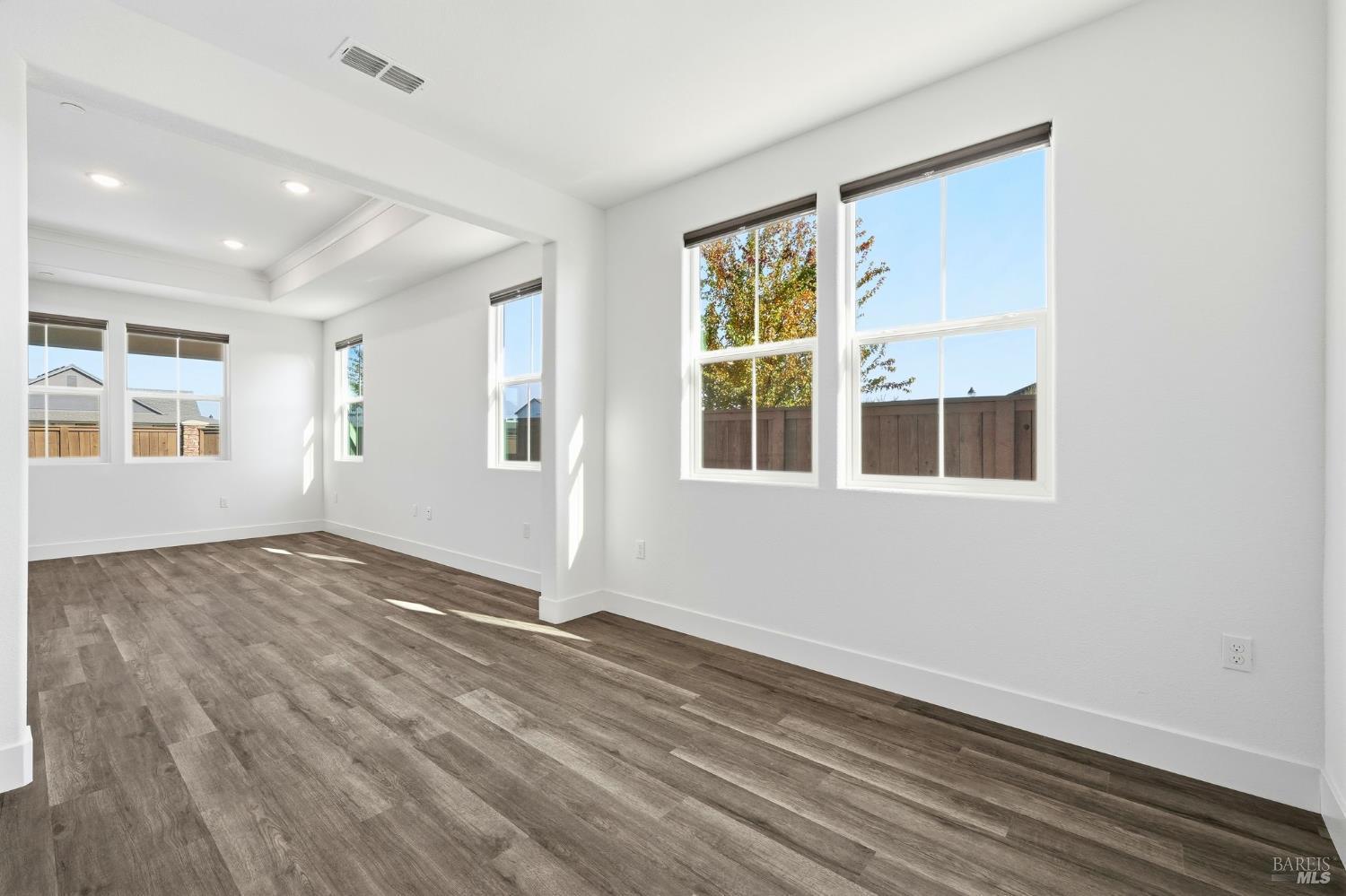 Dixon, California, 95620, United States, 2 Bedrooms Bedrooms, ,2 BathroomsBathrooms,Residential,For Sale,2005407