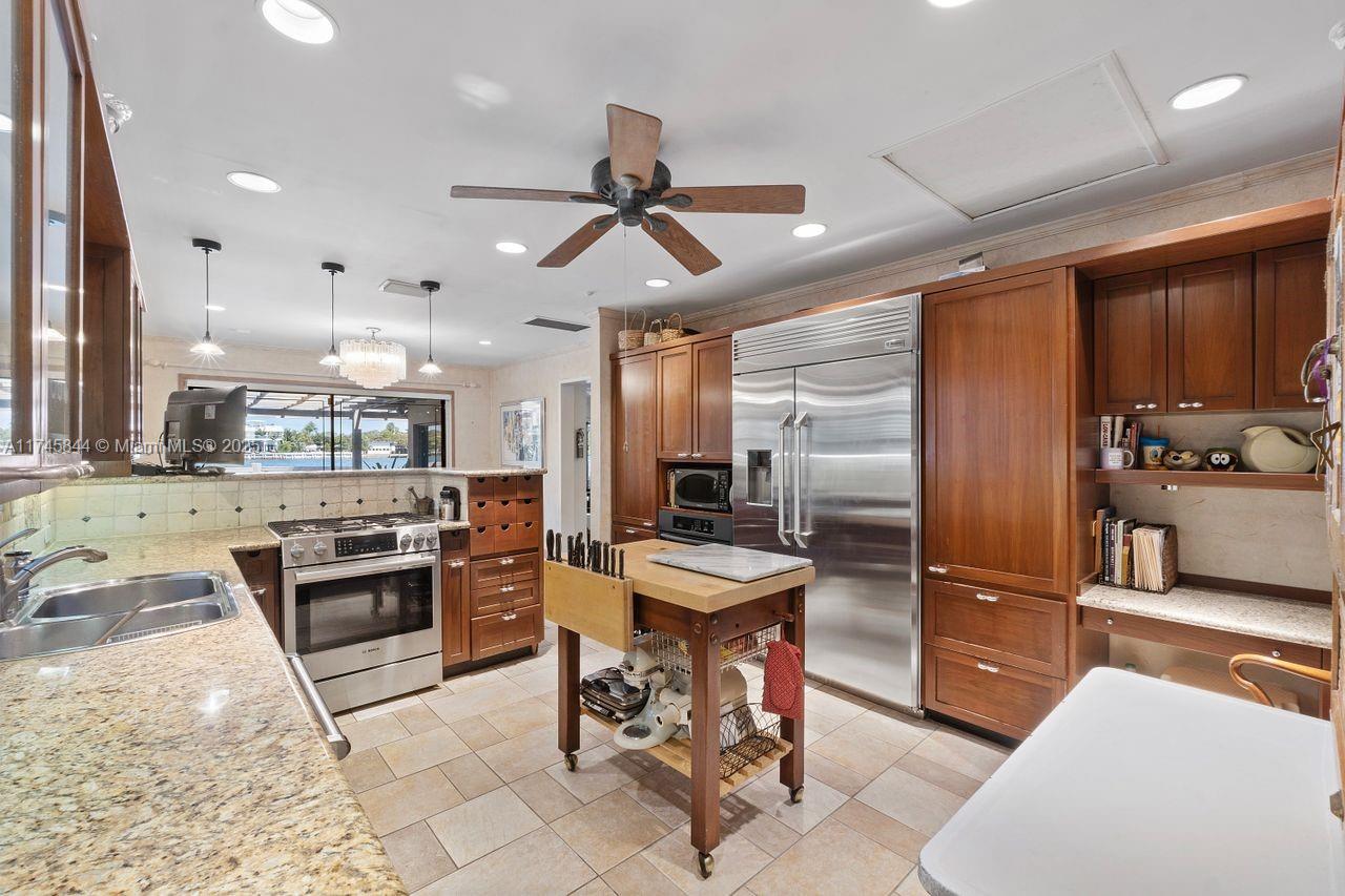 Miami Beach, Florida, 33141, United States, 4 Bedrooms Bedrooms, ,3 BathroomsBathrooms,Residential,For Sale,1711851