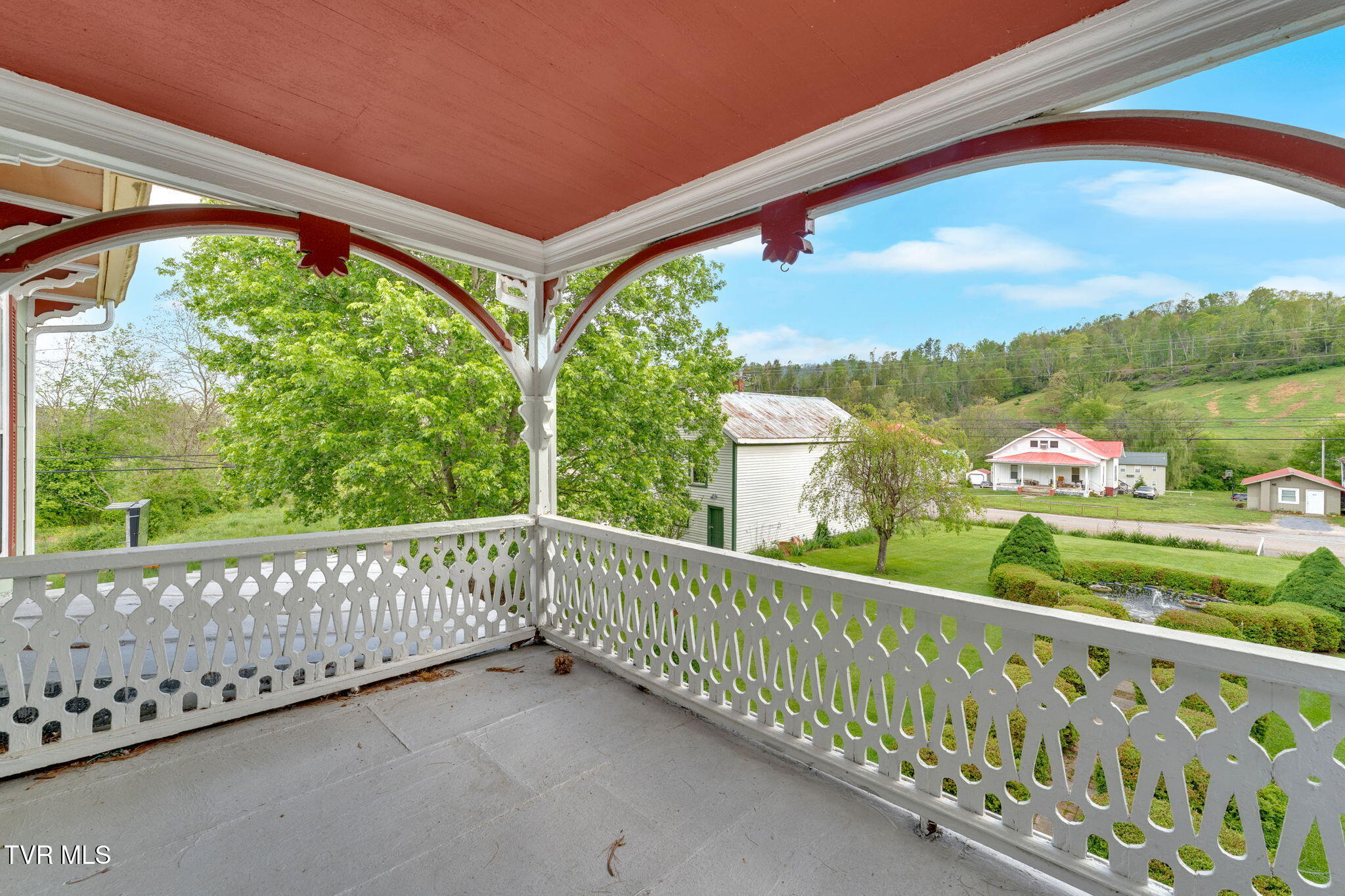 Roan Mountain, Tennessee, 37687, United States, 4 Bedrooms Bedrooms, ,2 BathroomsBathrooms,Residential,For Sale,2010992