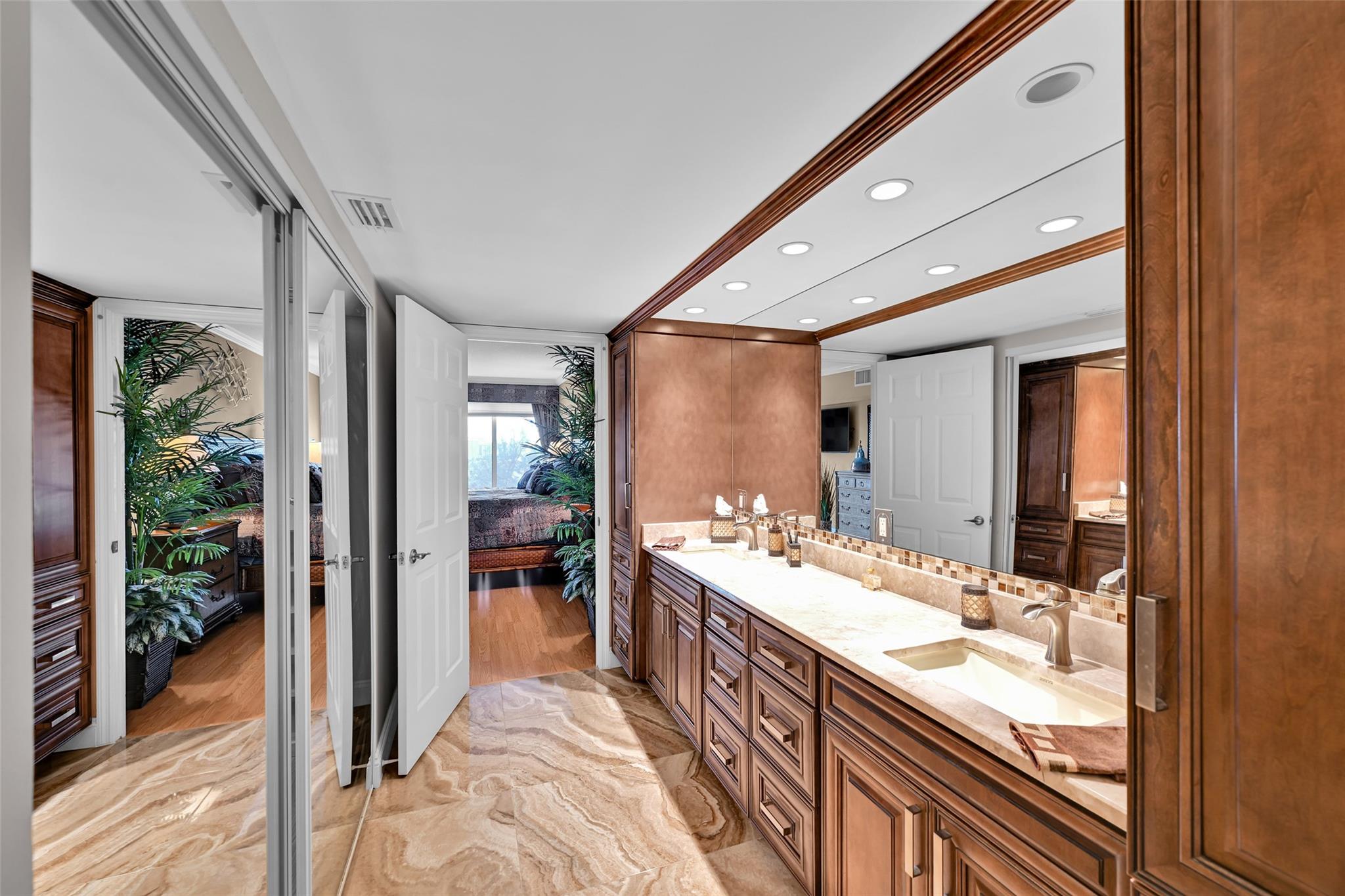 Pompano Beach, Florida, 33062, United States, 2 Bedrooms Bedrooms, ,3 BathroomsBathrooms,Residential,For Sale,1976092