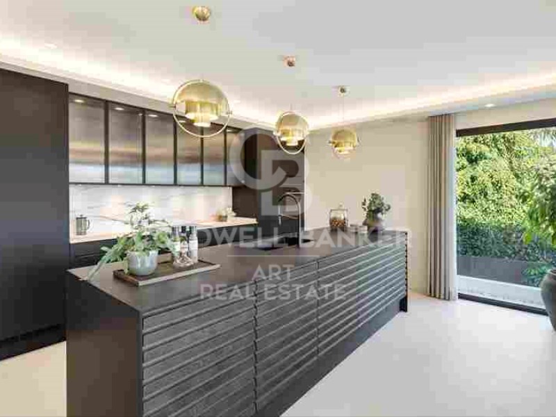Marbella, Andalusia, ES, 5 Bedrooms Bedrooms, ,5 BathroomsBathrooms,Residential,For Sale,1819218