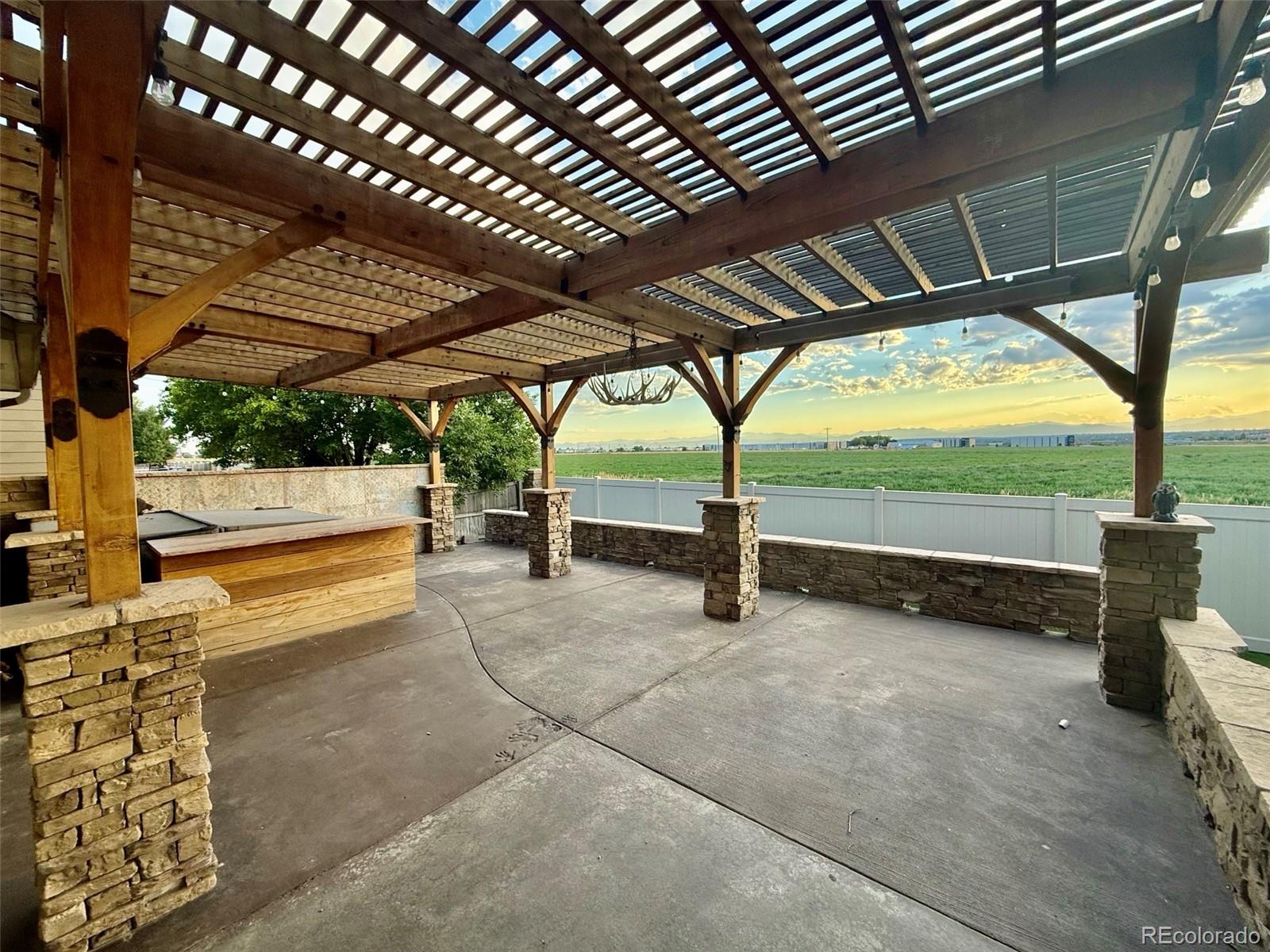 Henderson, Colorado, 80640, United States, 5 Bedrooms Bedrooms, ,3 BathroomsBathrooms,Residential,For Sale,2002056