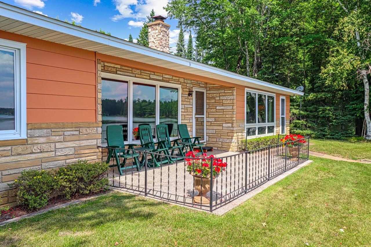 Eagle River, Wisconsin, 54521, United States, 3 Bedrooms Bedrooms, ,2 BathroomsBathrooms,Residential,For Sale,1915623