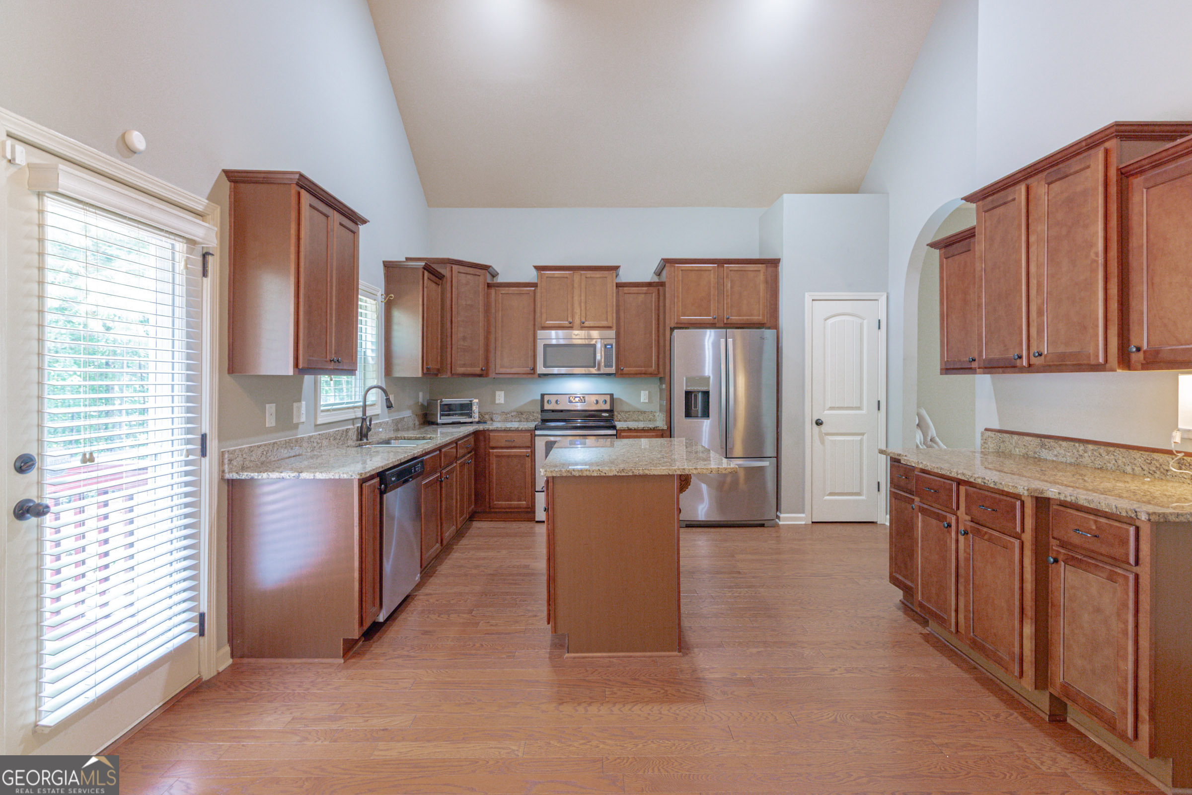 Senoia, Georgia, 30276, United States, 4 Bedrooms Bedrooms, ,3 BathroomsBathrooms,Residential,For Sale,1970203