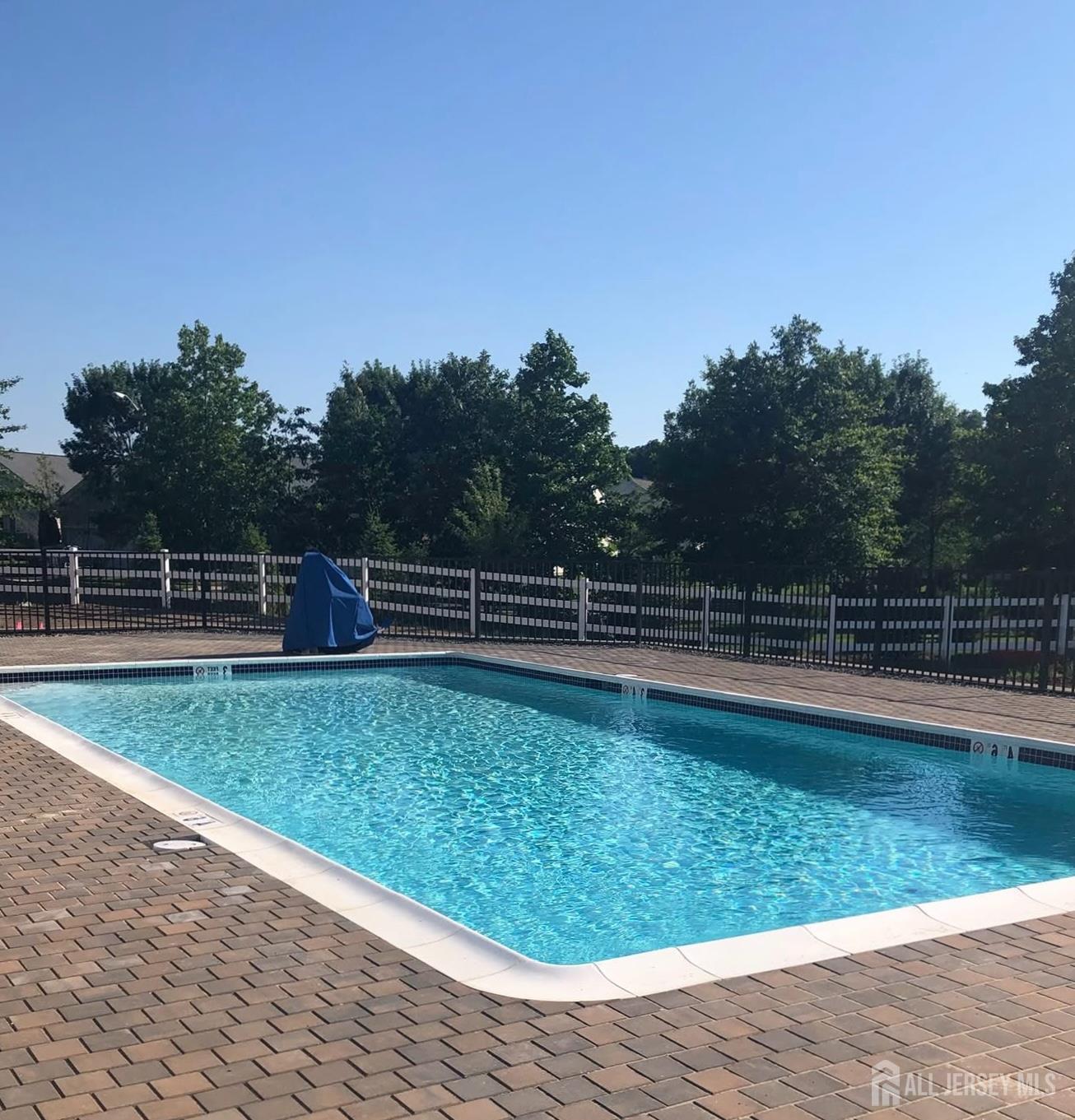 Sayreville, New Jersey, 08859, United States, 2 Bedrooms Bedrooms, ,3 BathroomsBathrooms,Residential,For Sale,1989684