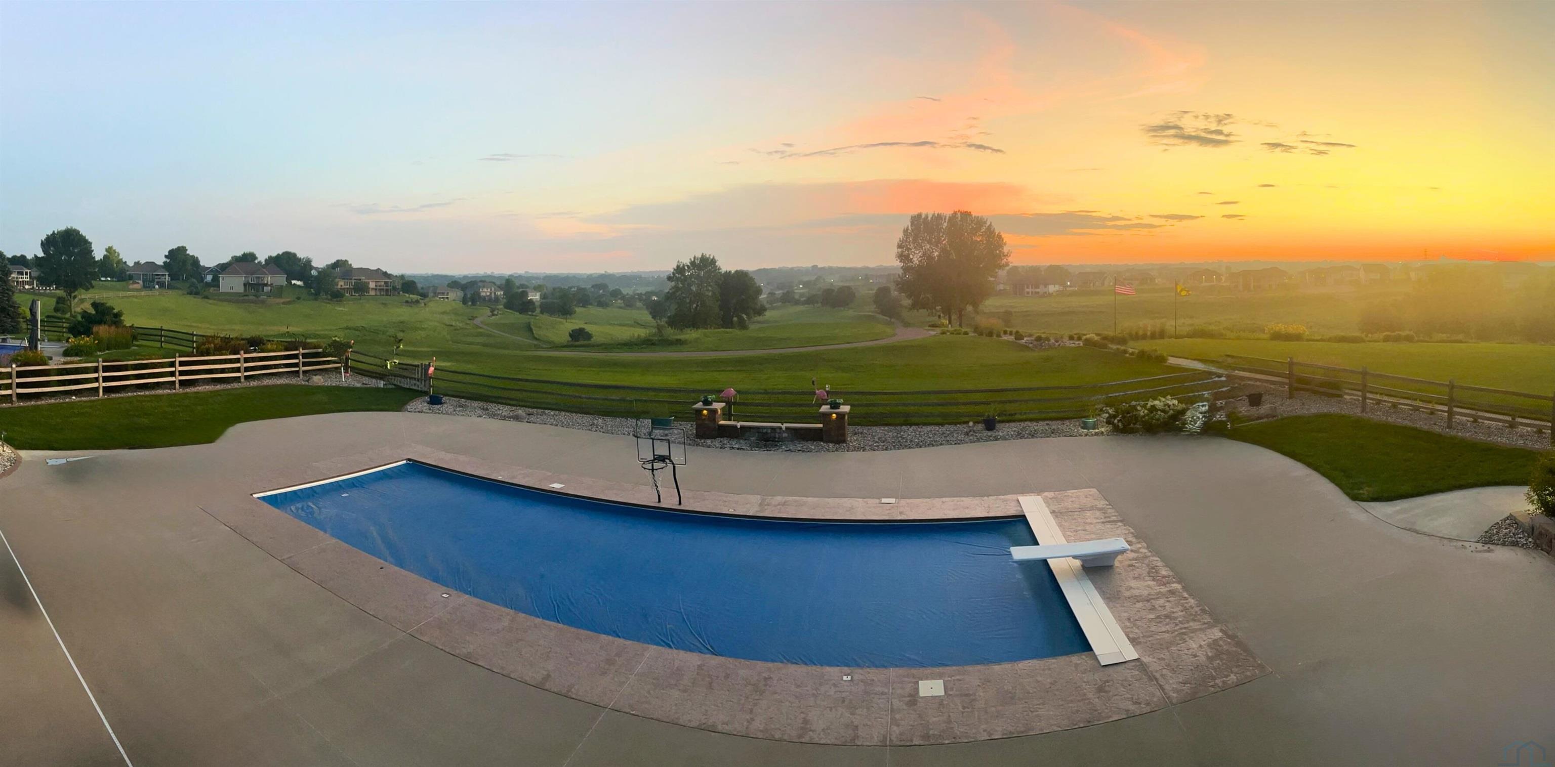 Sioux City, Iowa, 51106, United States, 5 Bedrooms Bedrooms, ,4 BathroomsBathrooms,Residential,For Sale,2002459