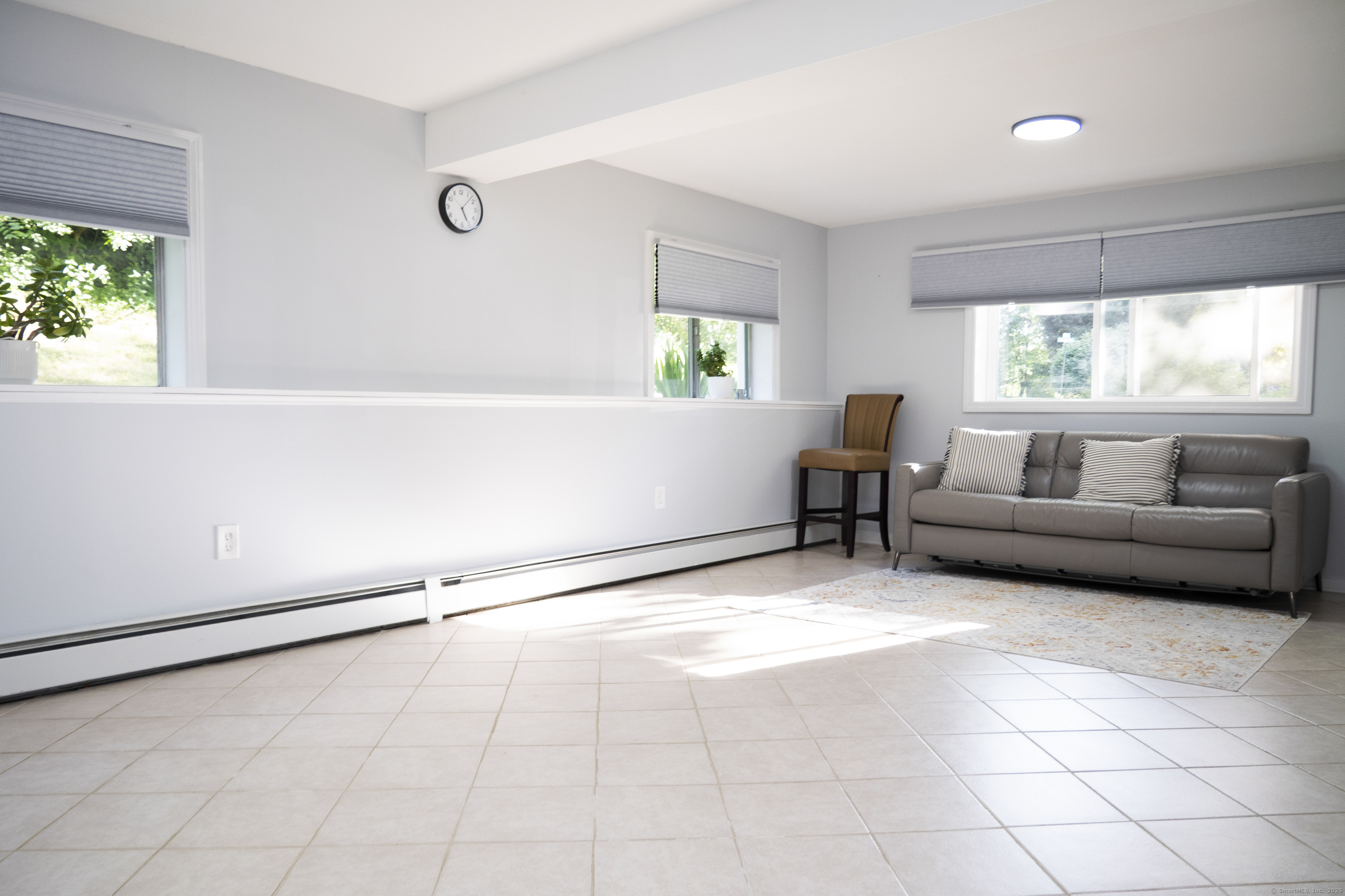 Trumbull, Connecticut, 06611, United States, 3 Bedrooms Bedrooms, ,3 BathroomsBathrooms,Residential,For Sale,1937031