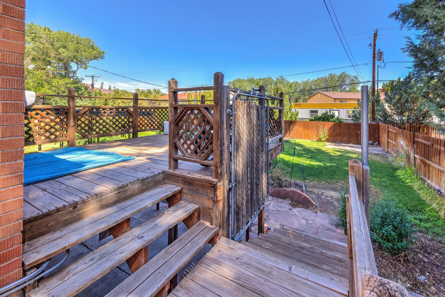  In-Town Home with Deck, Patio and Walkout Basement - 物件實景