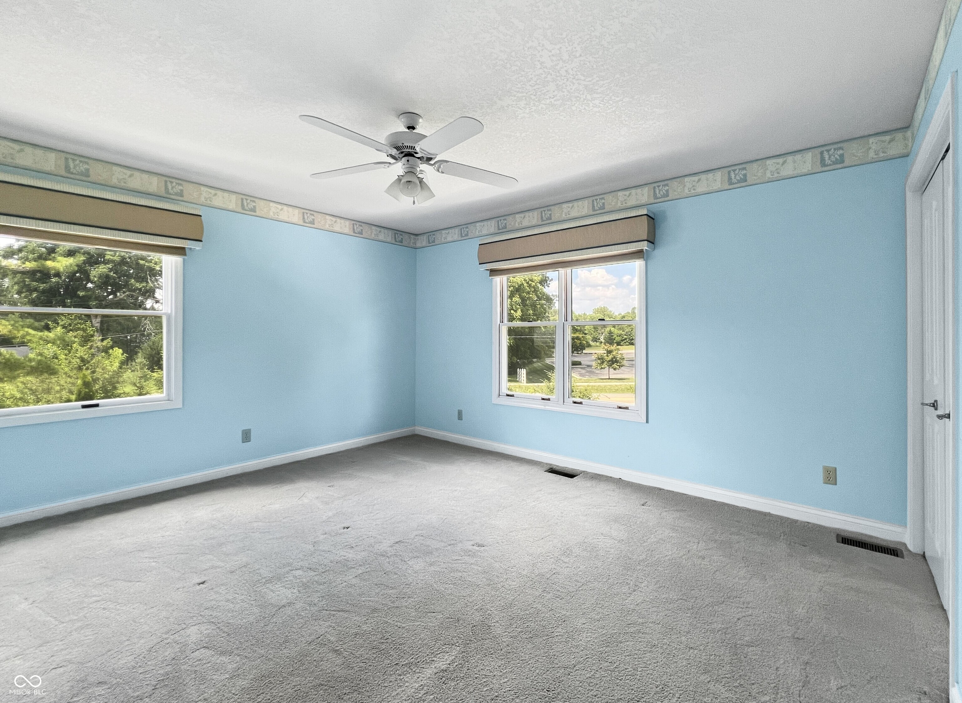 Columbus, Indiana, 47201, United States, 5 Bedrooms Bedrooms, ,6 BathroomsBathrooms,Residential,For Sale,1979621