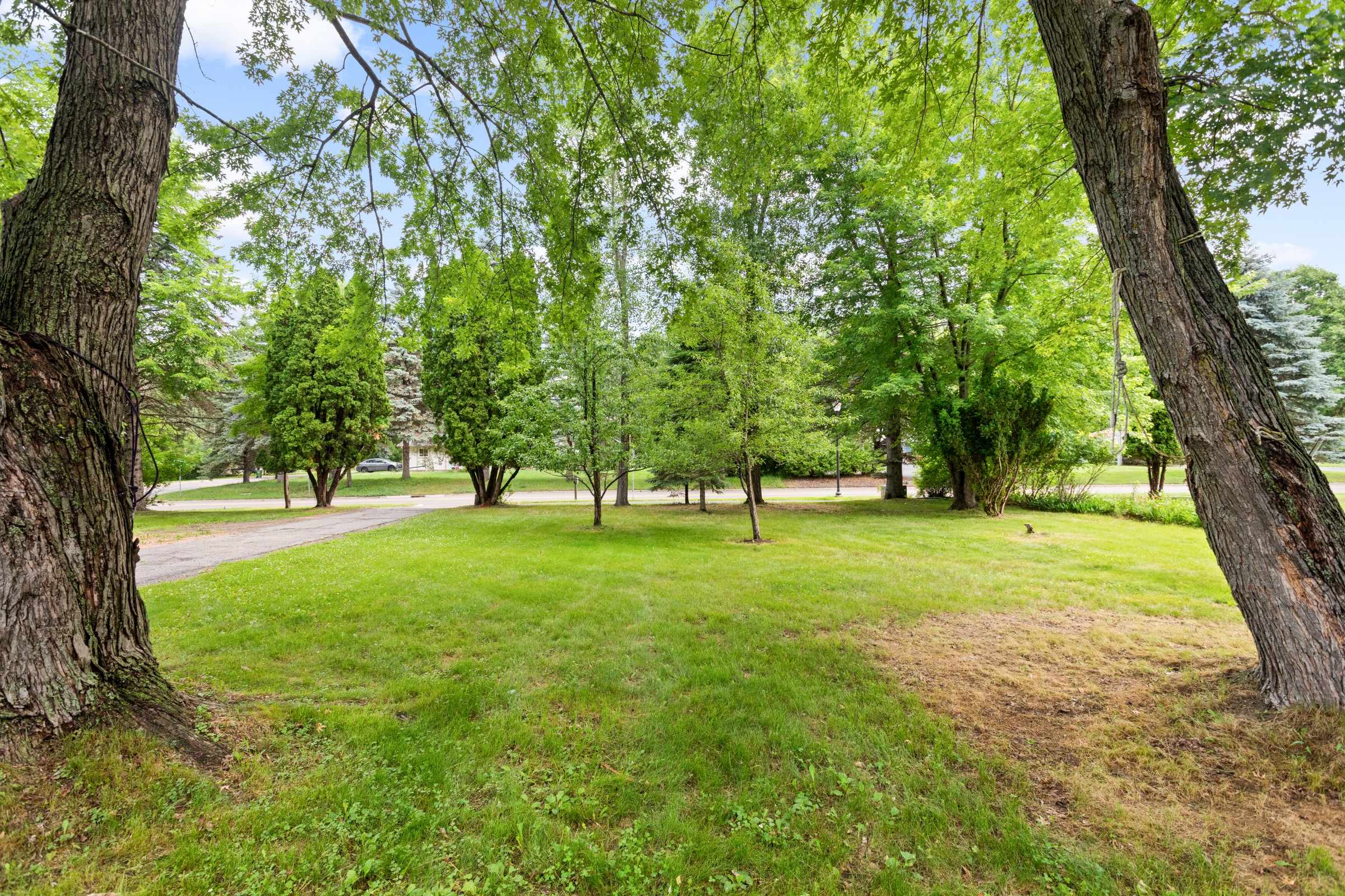  8609 West River Road, Brooklyn Park, MN 55444 - 物件實景