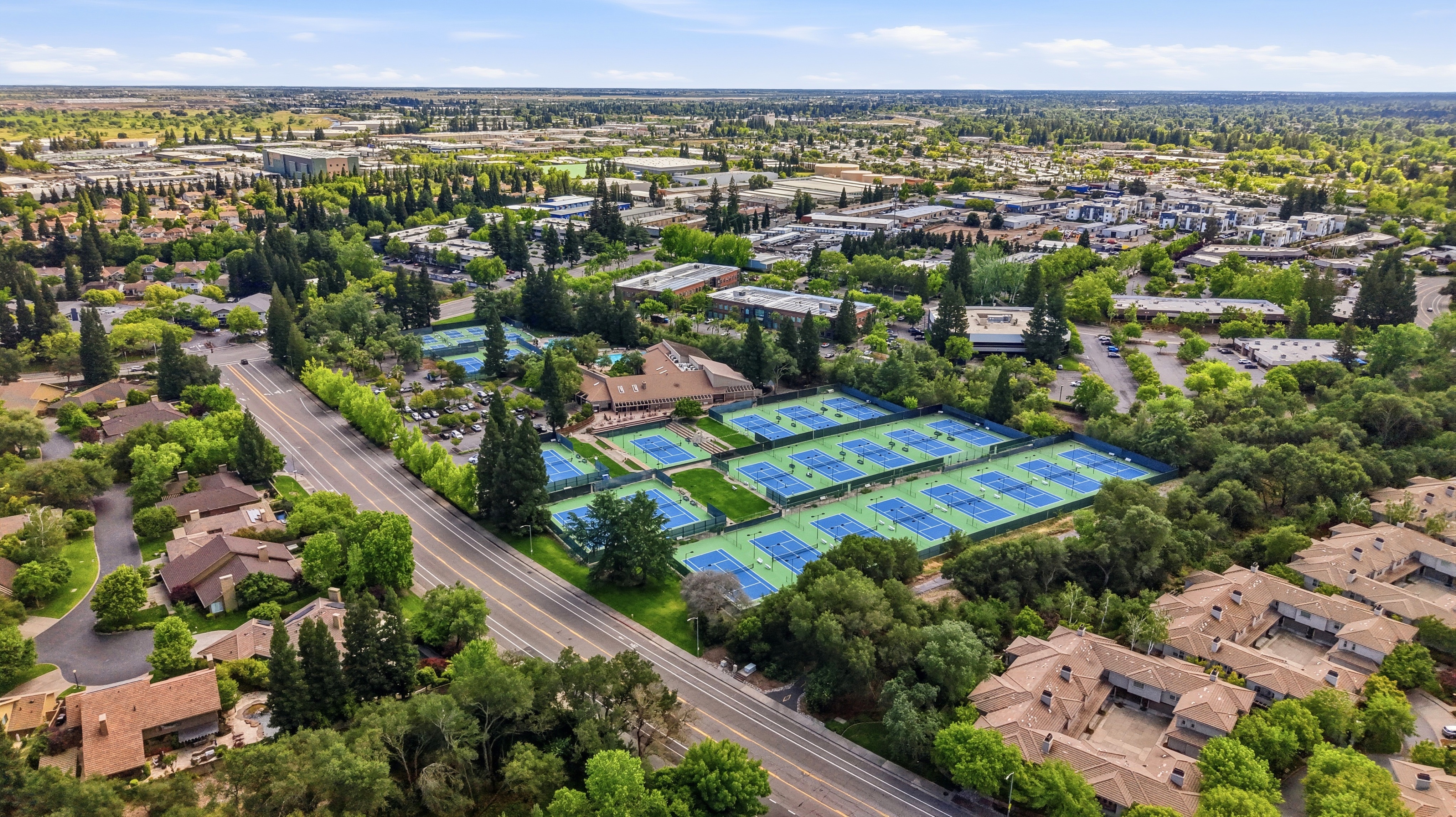  11357 Gold Country Boulevard, Gold River, CA 95670 - 物件實景