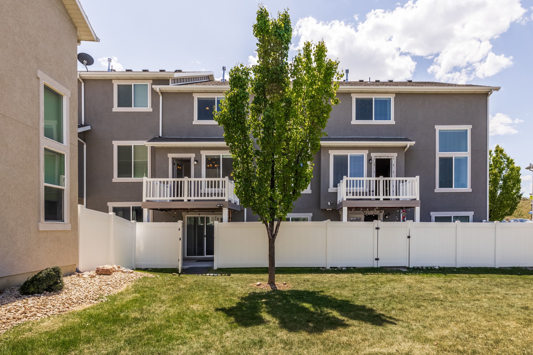  4 bed 3.5 Bath Herriman Townhome With Open Floor Plan & Playground Access - 物件實景