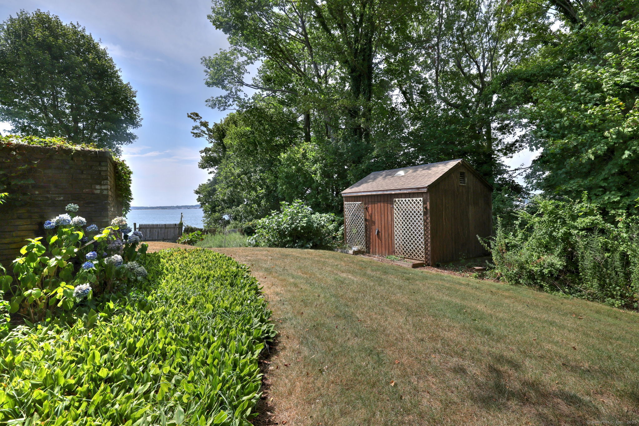 Milford, Connecticut, 06460, United States, 3 Bedrooms Bedrooms, ,2 BathroomsBathrooms,Residential,For Sale,1918107
