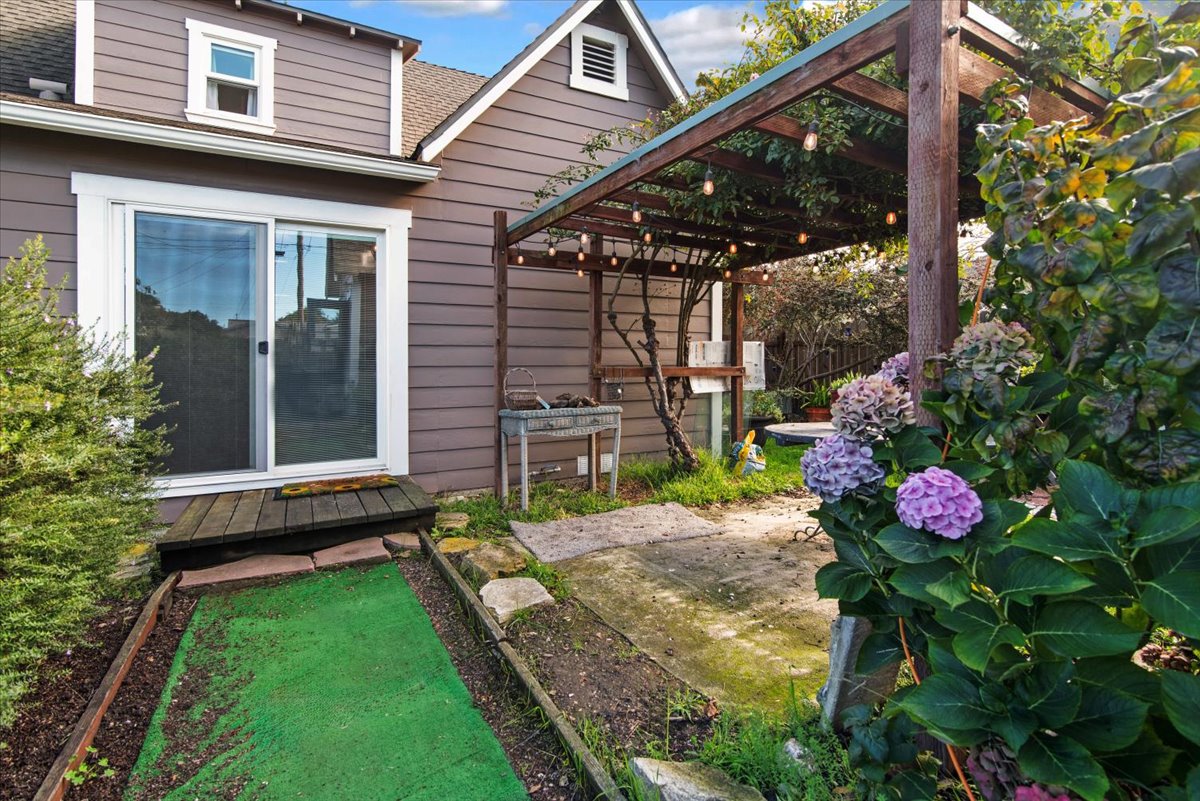 Lompoc, California, 93436, United States, 4 Bedrooms Bedrooms, ,1 BathroomBathrooms,Residential,For Sale,2002013