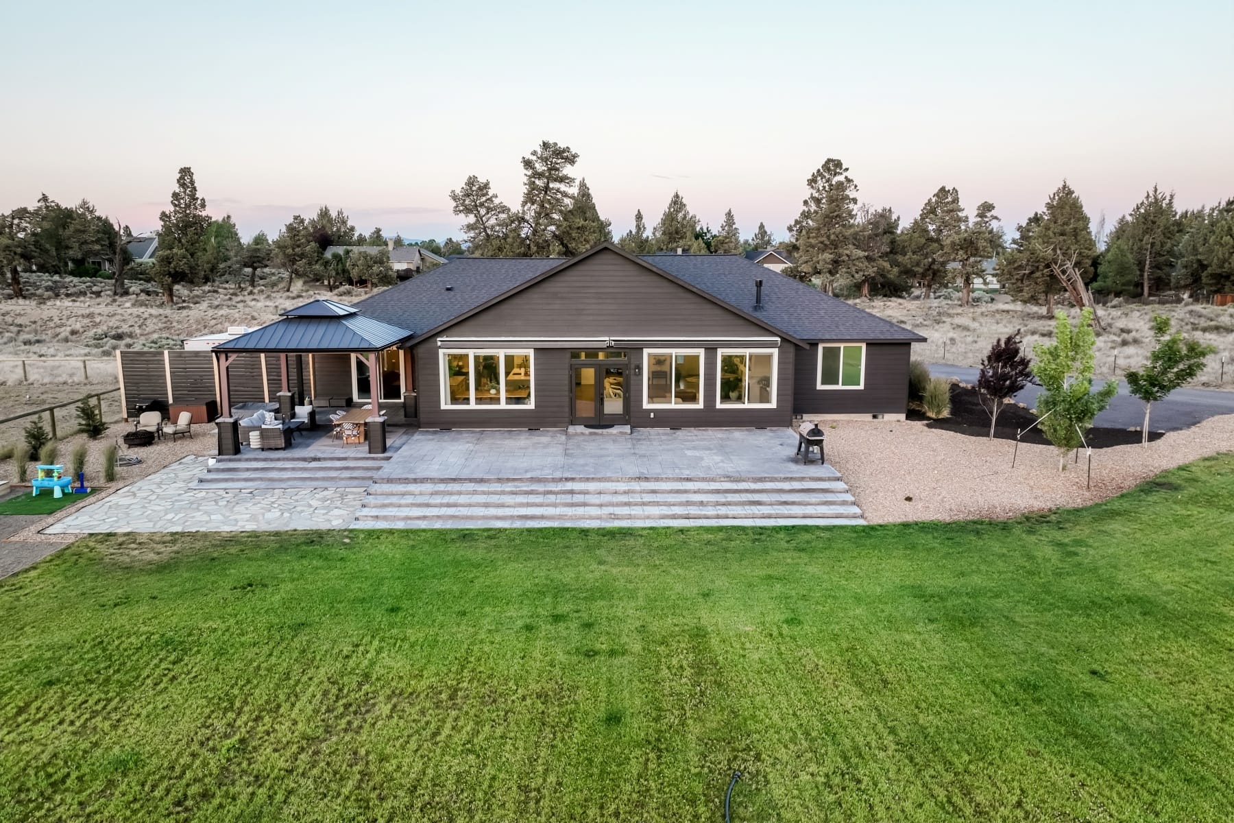  64794 Hunnell Road Bend, OR 97703 - 物件實景