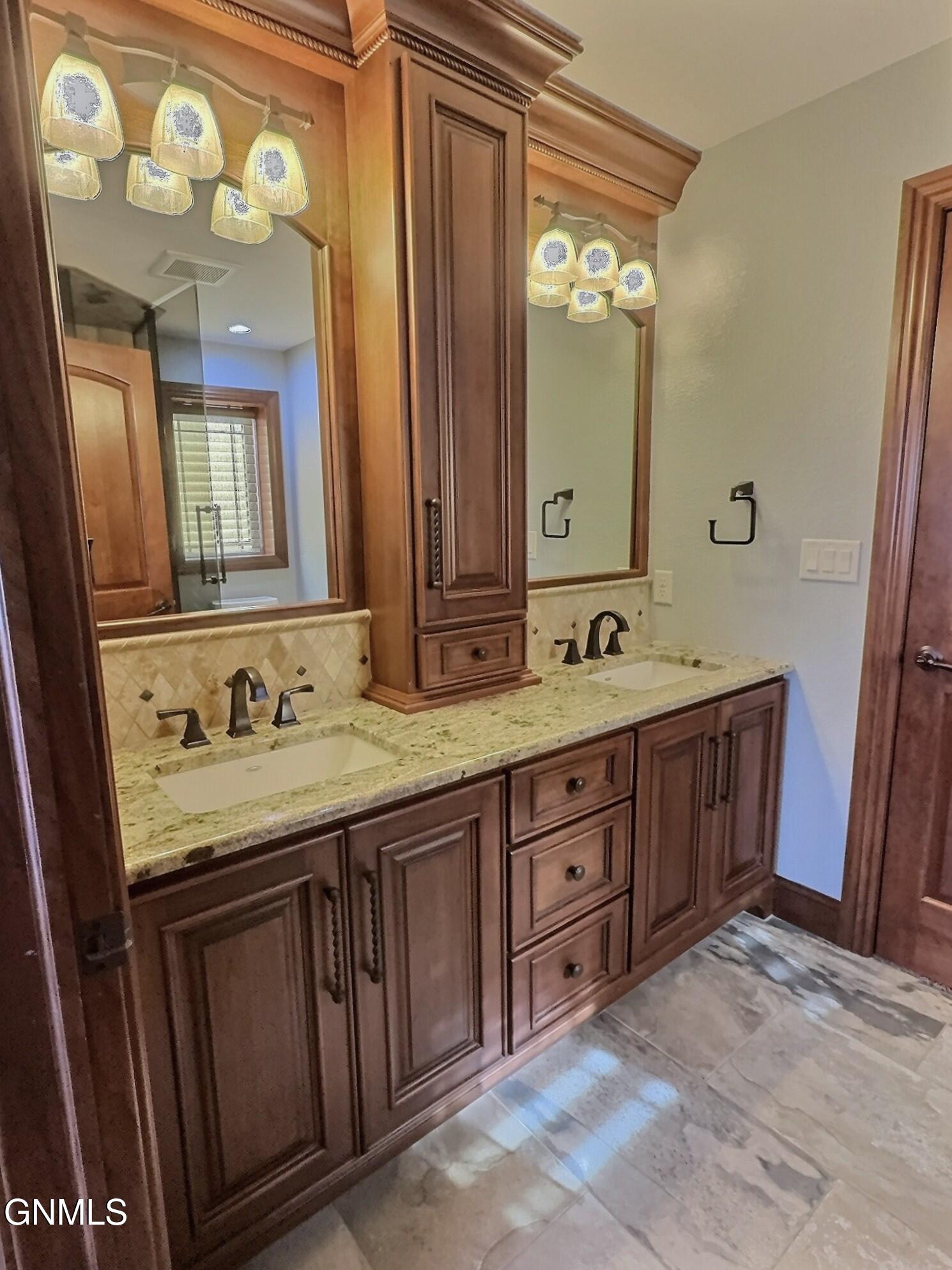 Bismarck, North Dakota, 58501, United States, 4 Bedrooms Bedrooms, ,4 BathroomsBathrooms,Residential,For Sale,2038873