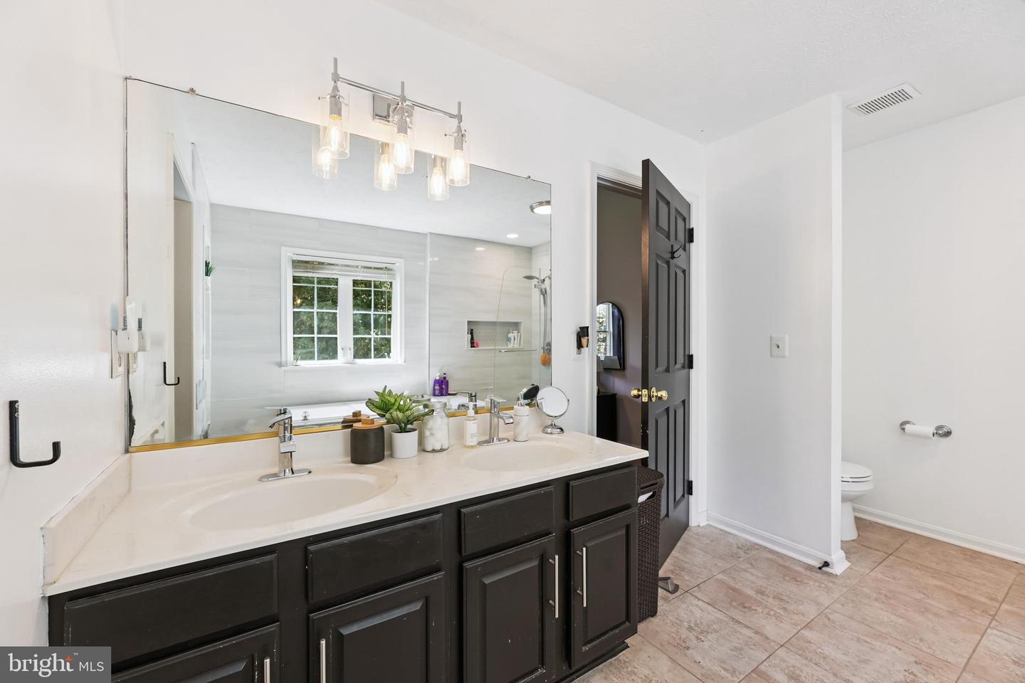 Waldorf, Maryland, 20603, United States, 4 Bedrooms Bedrooms, ,4 BathroomsBathrooms,Residential,For Sale,1918703