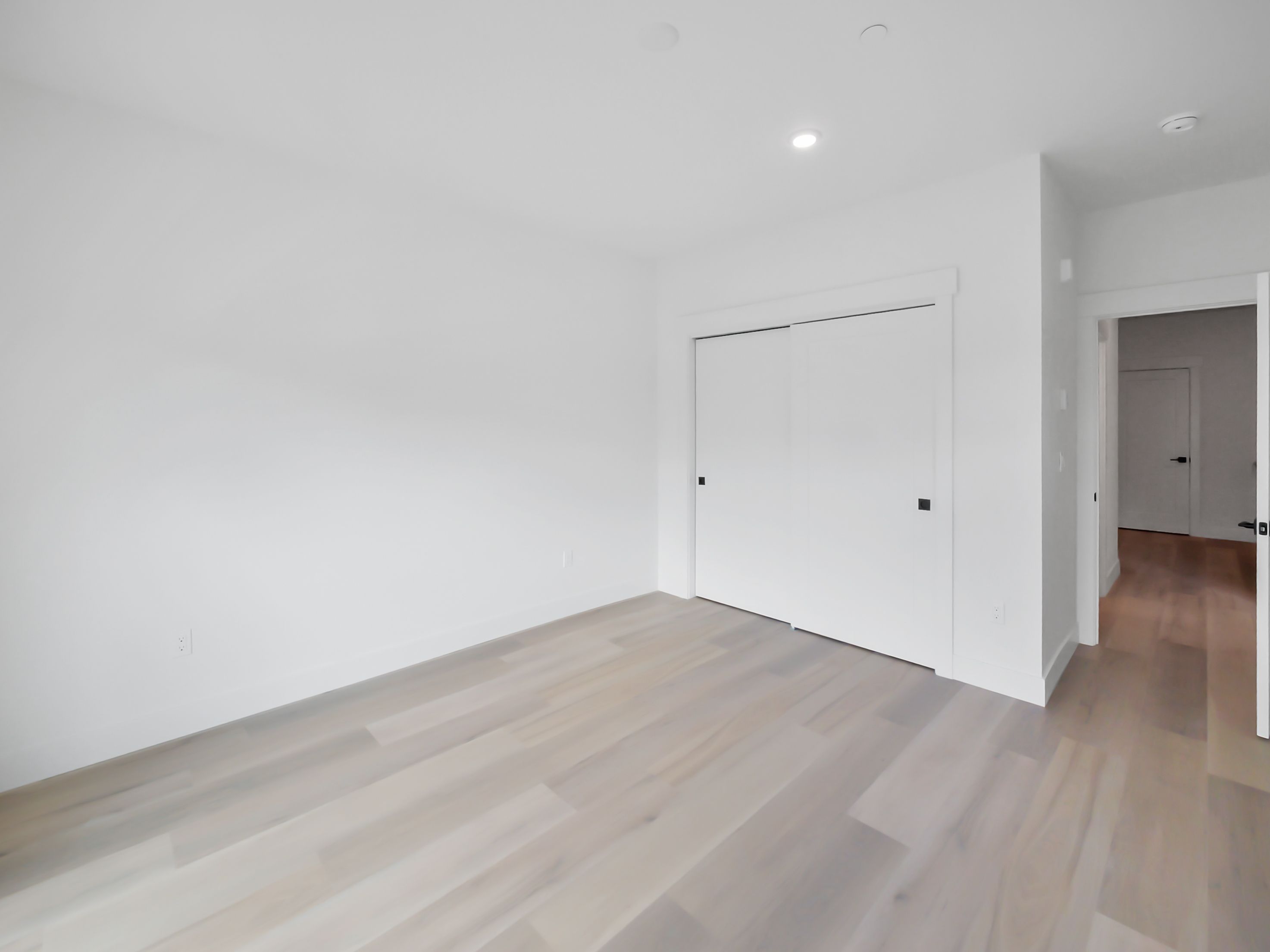  Construction Completed Move in Ready Now - 物件實景