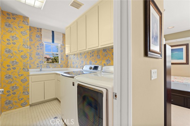 Irvine, California, 92602, United States, 4 Bedrooms Bedrooms, ,3 BathroomsBathrooms,Residential,For Sale,1823267