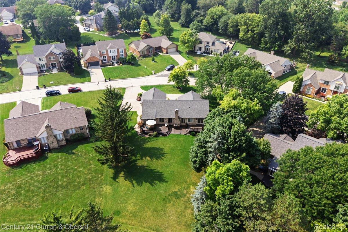 Northville, Michigan, 48168, United States, 3 Bedrooms Bedrooms, ,4 BathroomsBathrooms,Residential,For Sale,1921714