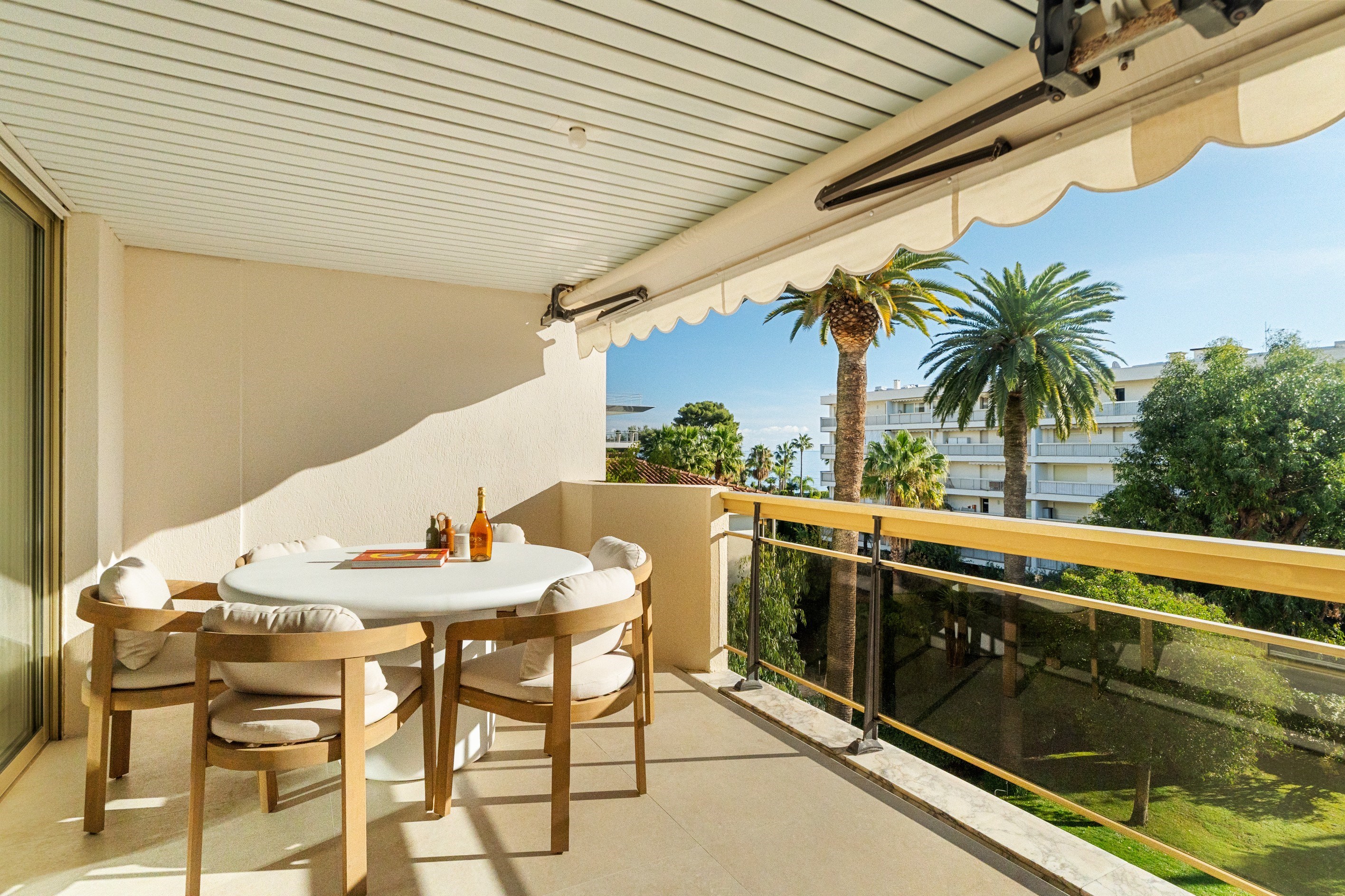  Cannes Palm Beach renovated 4-room apartment with terrace and sea view - 物件實景