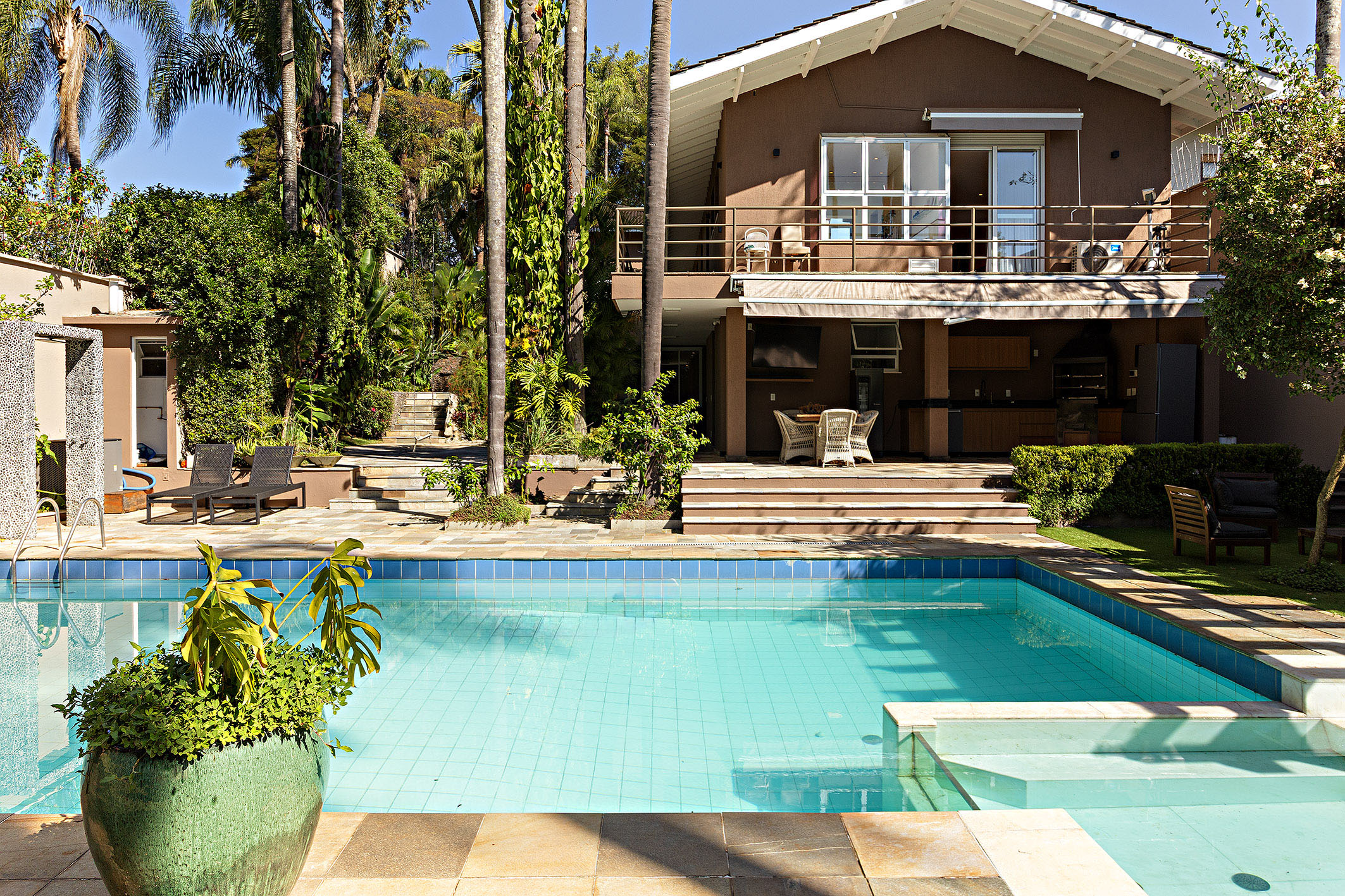  Family Residence with Garden and Pool near Parque do Cordeiro - 物件實景