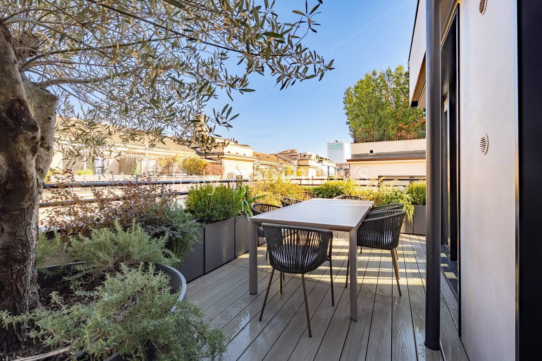  Splendid renovated penthouse with terrace in an exclusive street - 物件實景