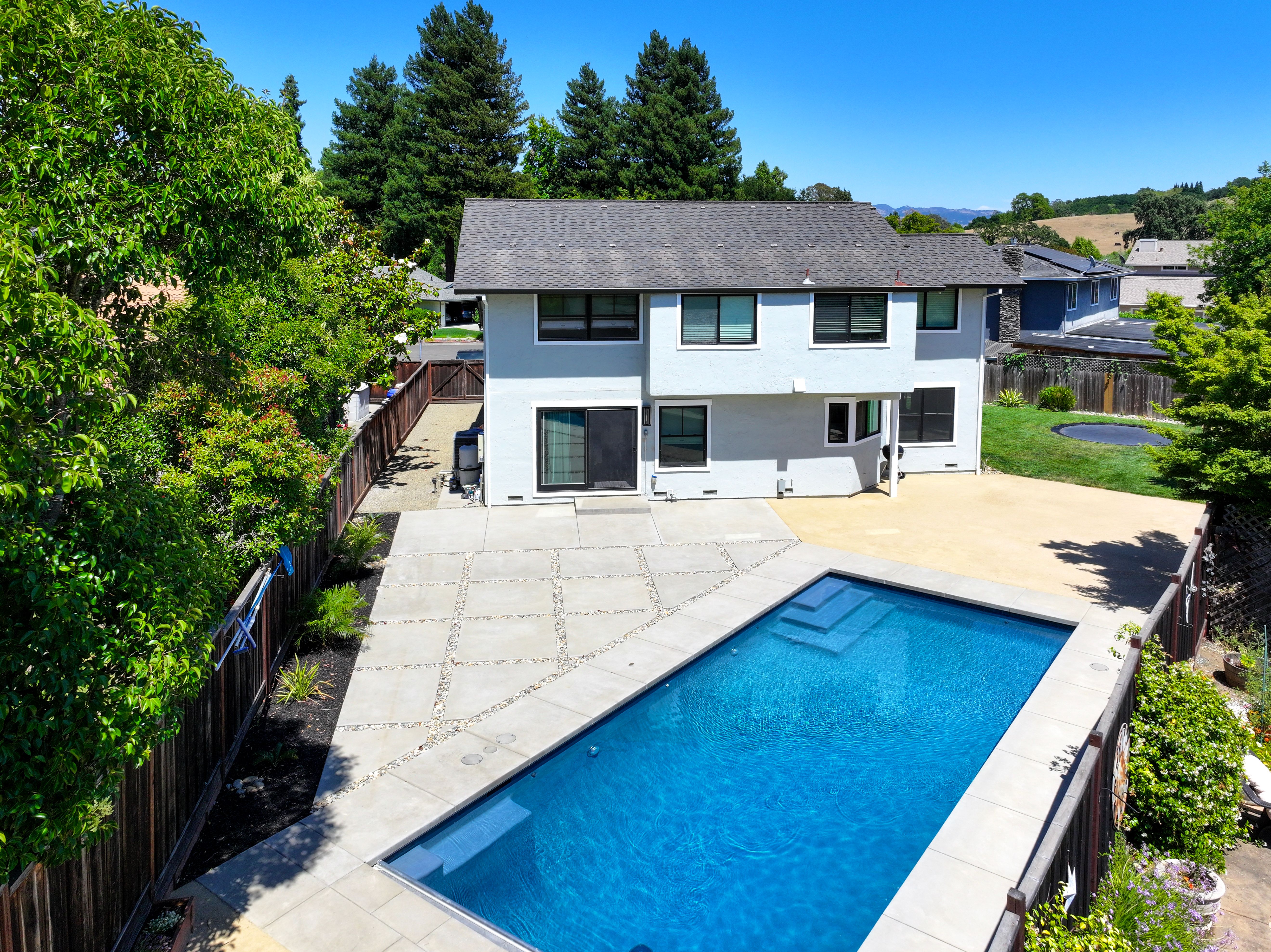  Modern Farm-Style Browns Valley Home - 物件實景