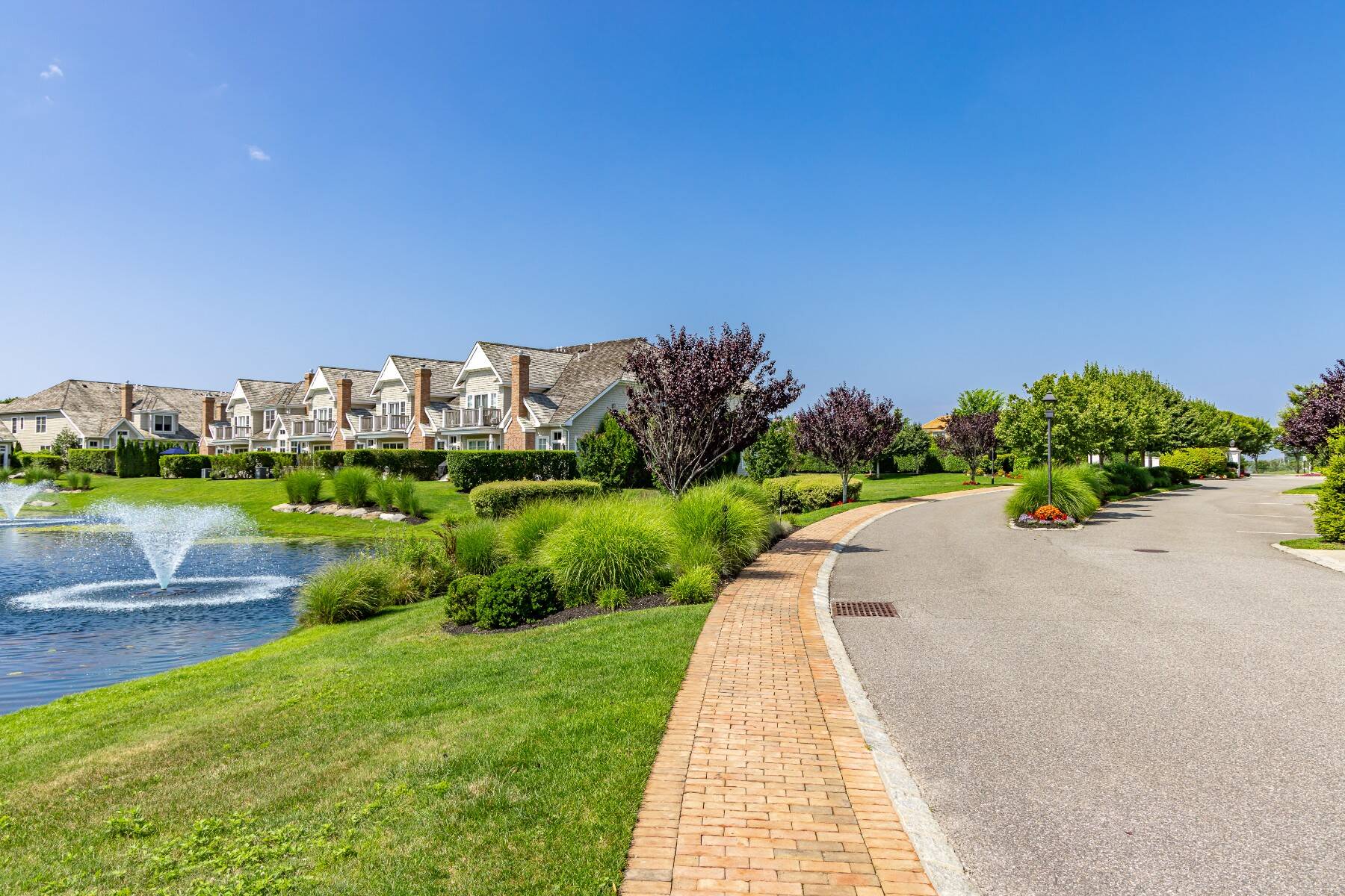  Bishops Pond SH Village Townhouse - 物件實景