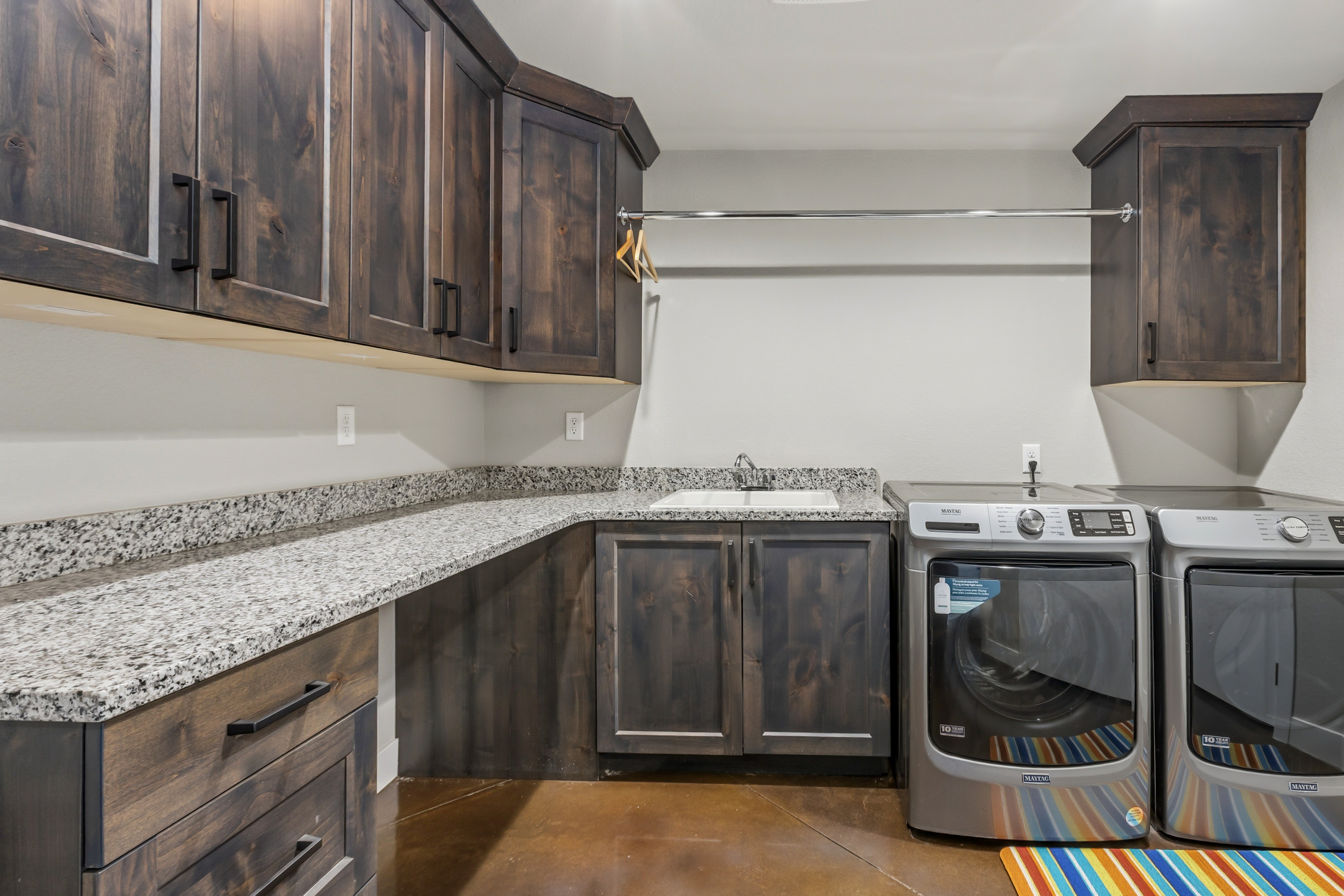  Custom-Built Home in the Highly Sought-After Pelican Lake Ranch Community - 物件實景