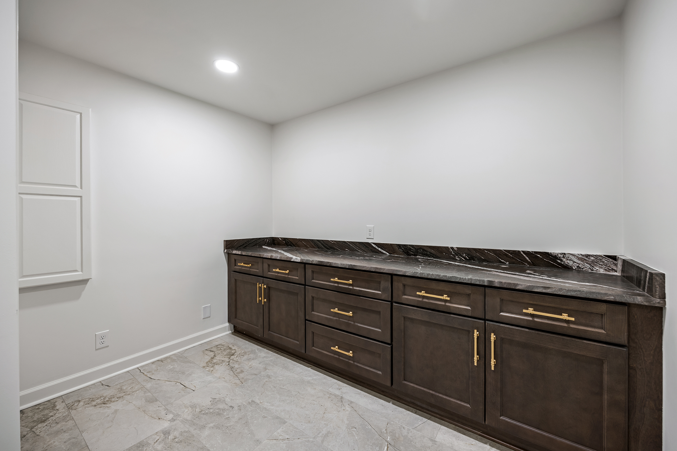  Timeless Architecture, Refined Interiors, and Modern Comfort in Sandy Springs - 物件實景