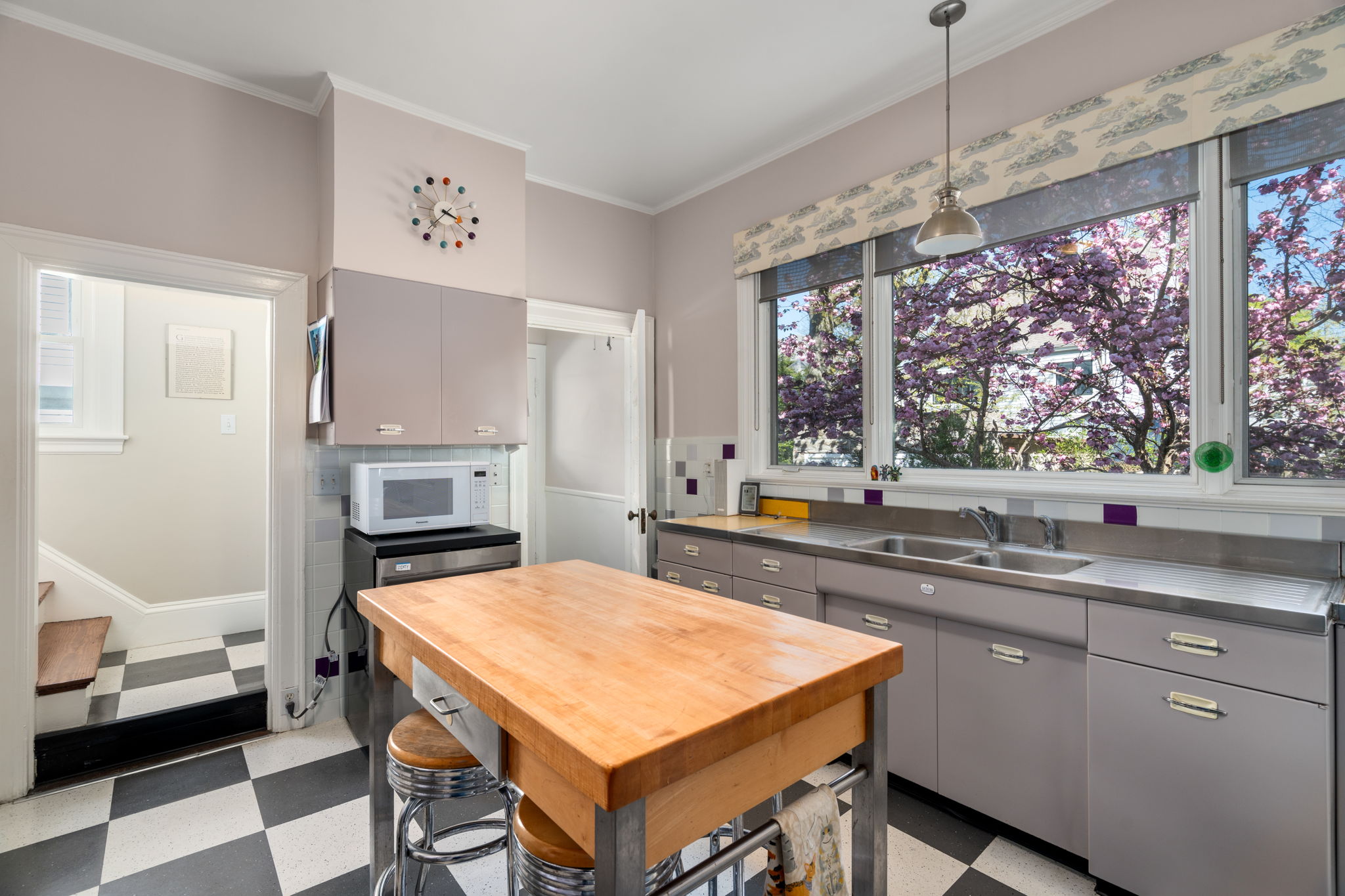  121 Thorndike Street, Brookline, MA, 02446 - 物件實景