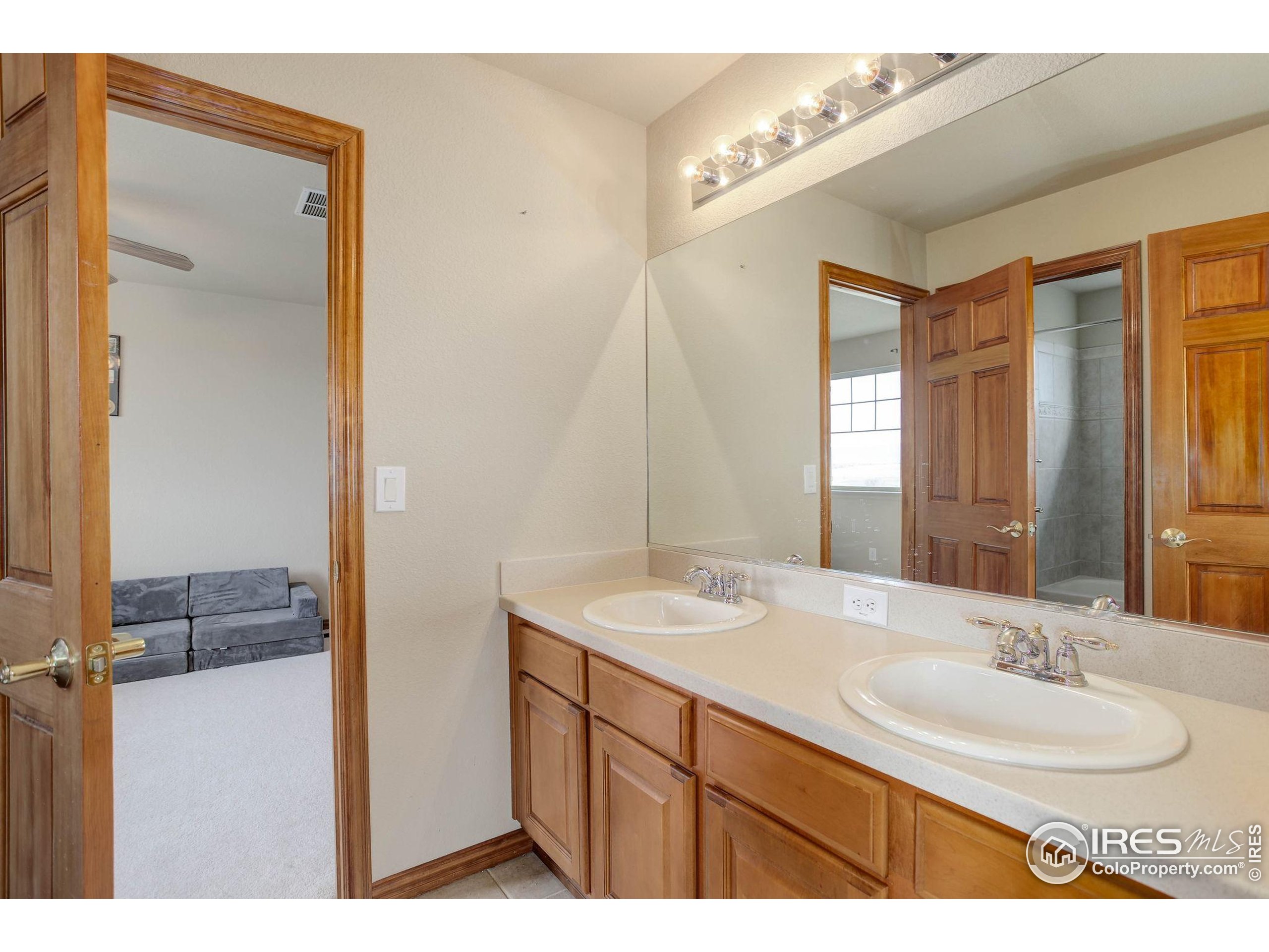 Erie, Colorado, 80516, United States, 5 Bedrooms Bedrooms, ,5 BathroomsBathrooms,Residential,For Sale,1906892