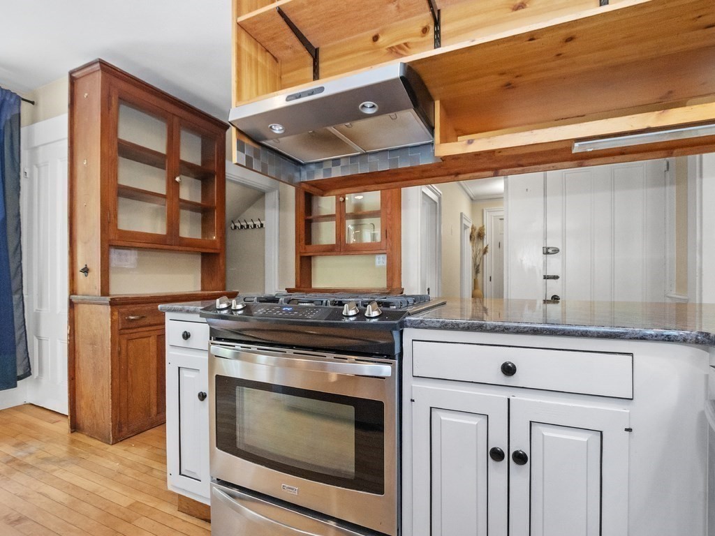 Waltham, Massachusetts, 02453, United States, 6 Bedrooms Bedrooms, ,3 BathroomsBathrooms,Residential,For Sale,1892222