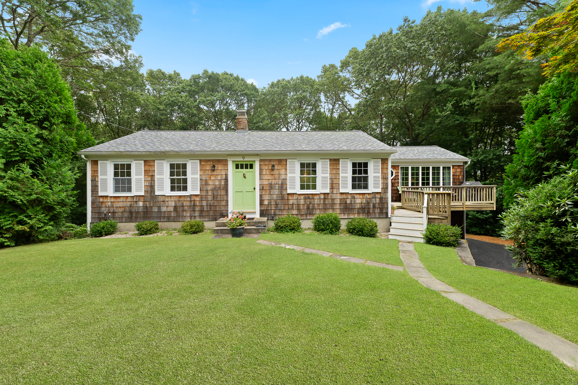 Westerly, Rhode Island, 02891, United States, 3 Bedrooms Bedrooms, ,2 BathroomsBathrooms,Residential,For Sale,1898536