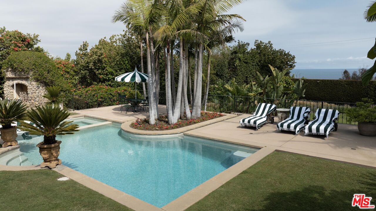 Malibu, California, 90265, United States, 8 Bedrooms Bedrooms, ,9 BathroomsBathrooms,Residential,For Sale,1989186