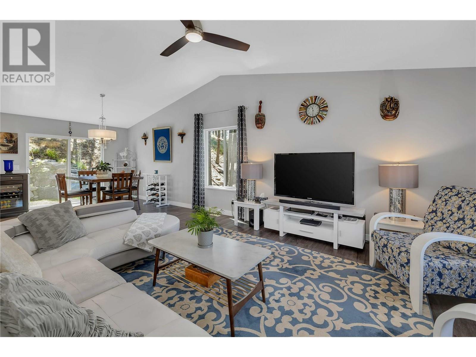 KELOWNA, British Columbia, V1Z 3W6, CA, 5 Bedrooms Bedrooms, ,3 BathroomsBathrooms,Residential,For Sale,1838987