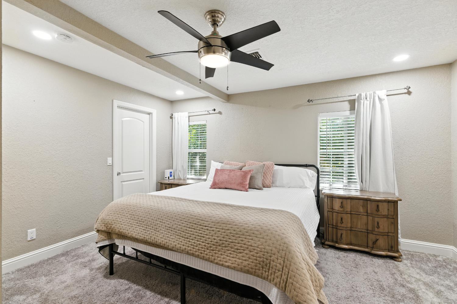 Fair Oaks, California, 95628, United States, 3 Bedrooms Bedrooms, ,2 BathroomsBathrooms,Residential,For Sale,1891420
