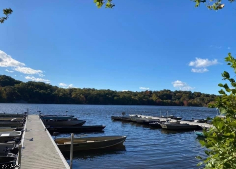 Kinnelon Boro, New Jersey, 07405, United States, 4 Bedrooms Bedrooms, ,5 BathroomsBathrooms,Residential,For Sale,1932382