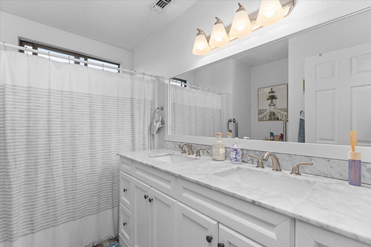 Redding, California, 96003, United States, 3 Bedrooms Bedrooms, ,3 BathroomsBathrooms,Residential,For Sale,1926978