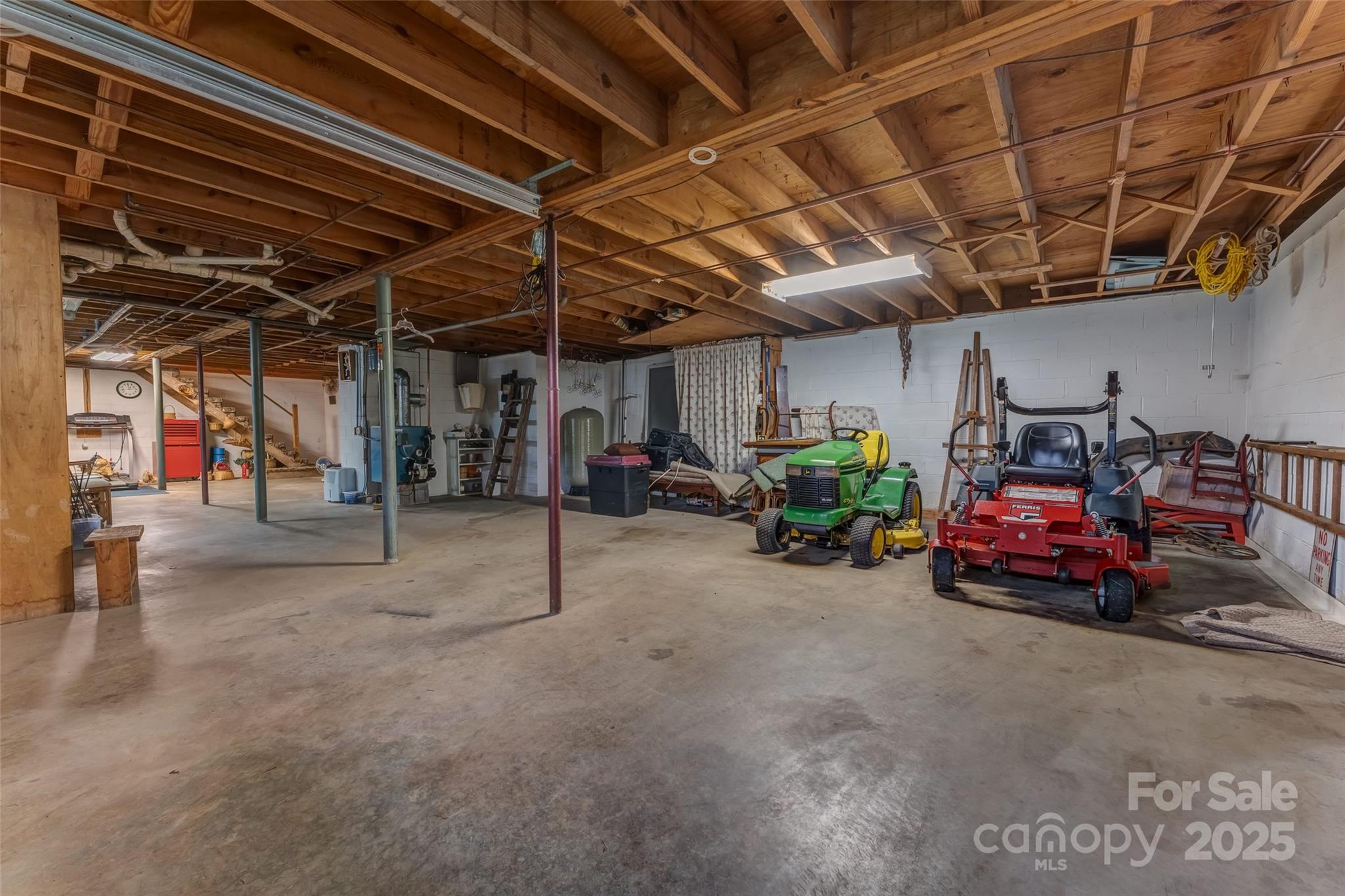 Leicester, North Carolina, 28748, United States, 3 Bedrooms Bedrooms, ,2 BathroomsBathrooms,Residential,For Sale,1938256